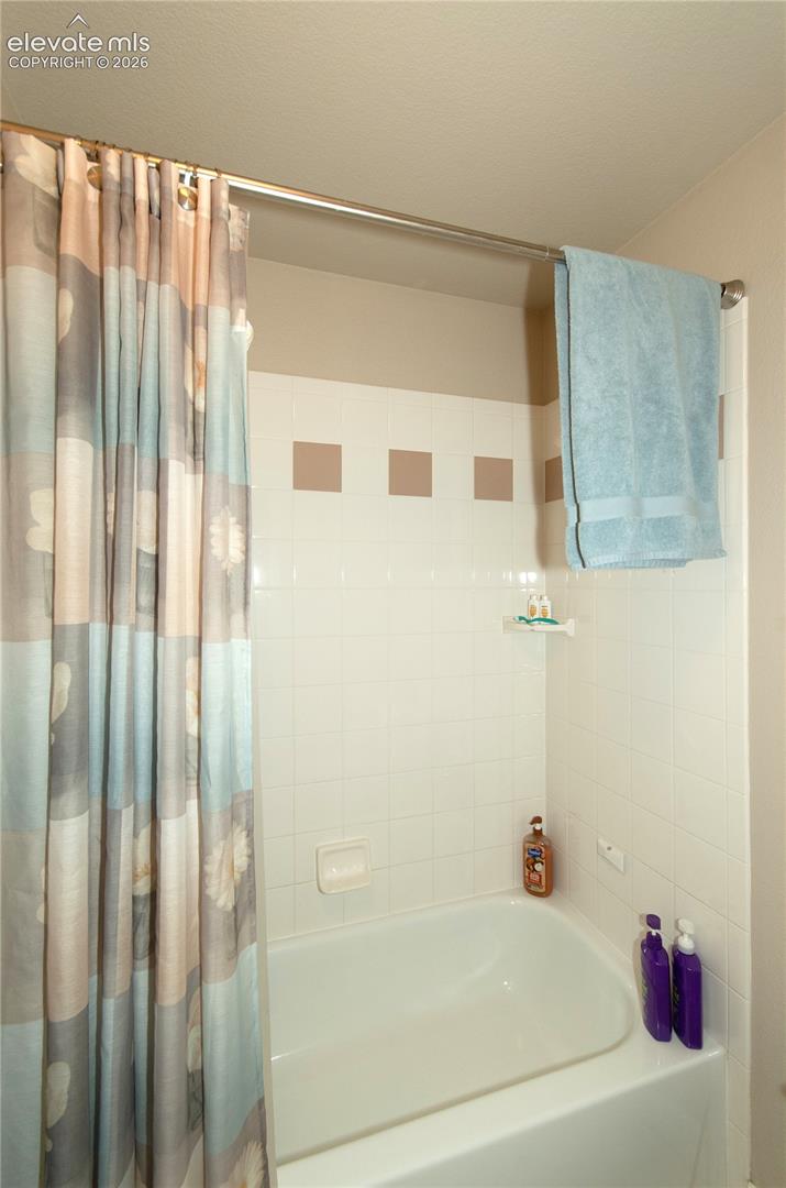19558 Fox Trail Way, photo 29