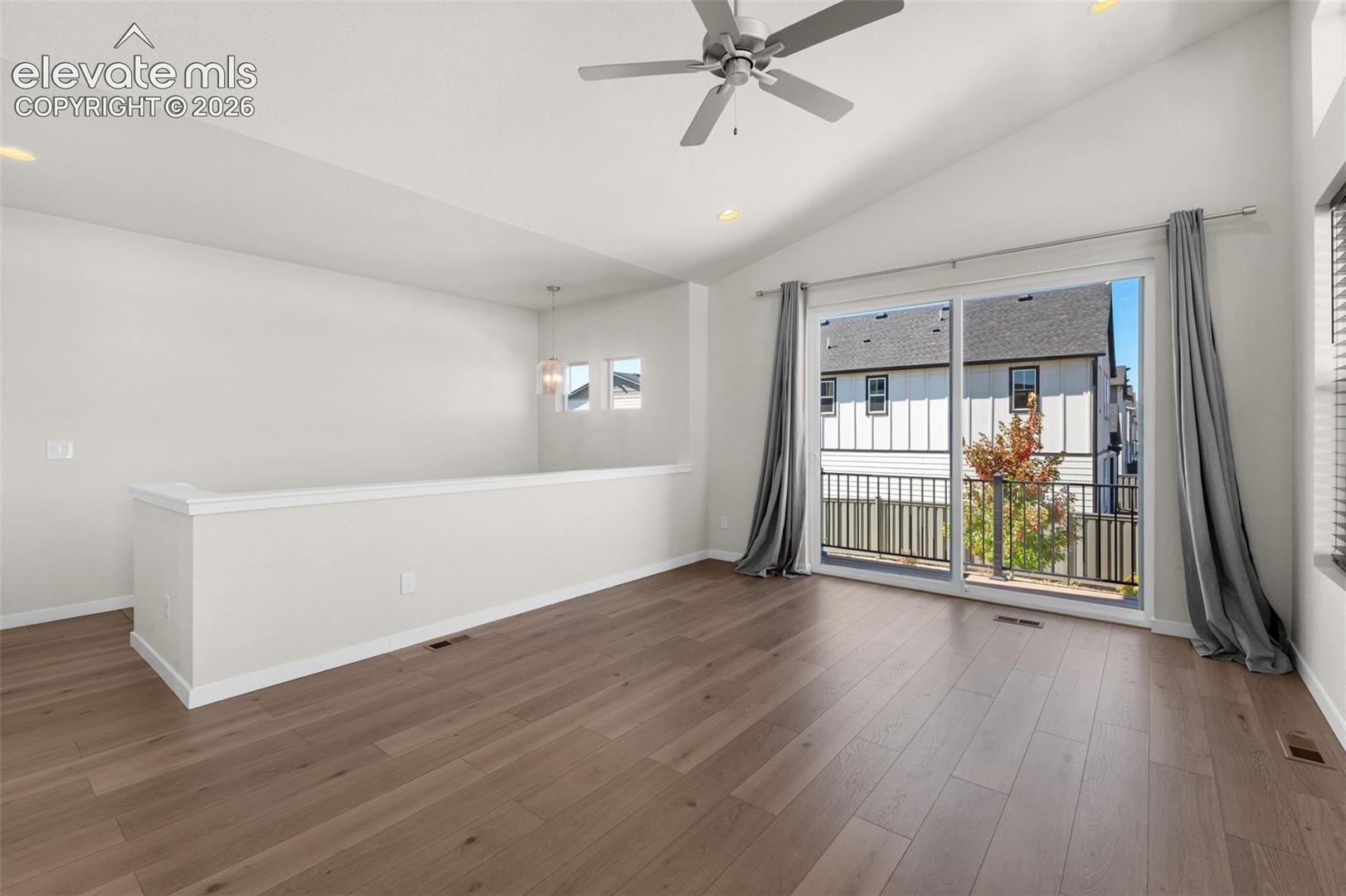 Listing photo 7 for 6872 Lily Mountain Lane