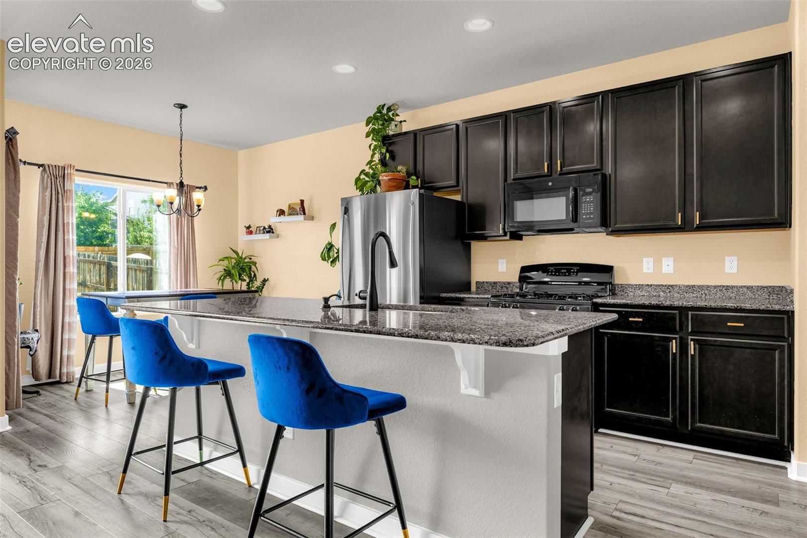 Listing photo 4 for 6898 Tullamore Drive