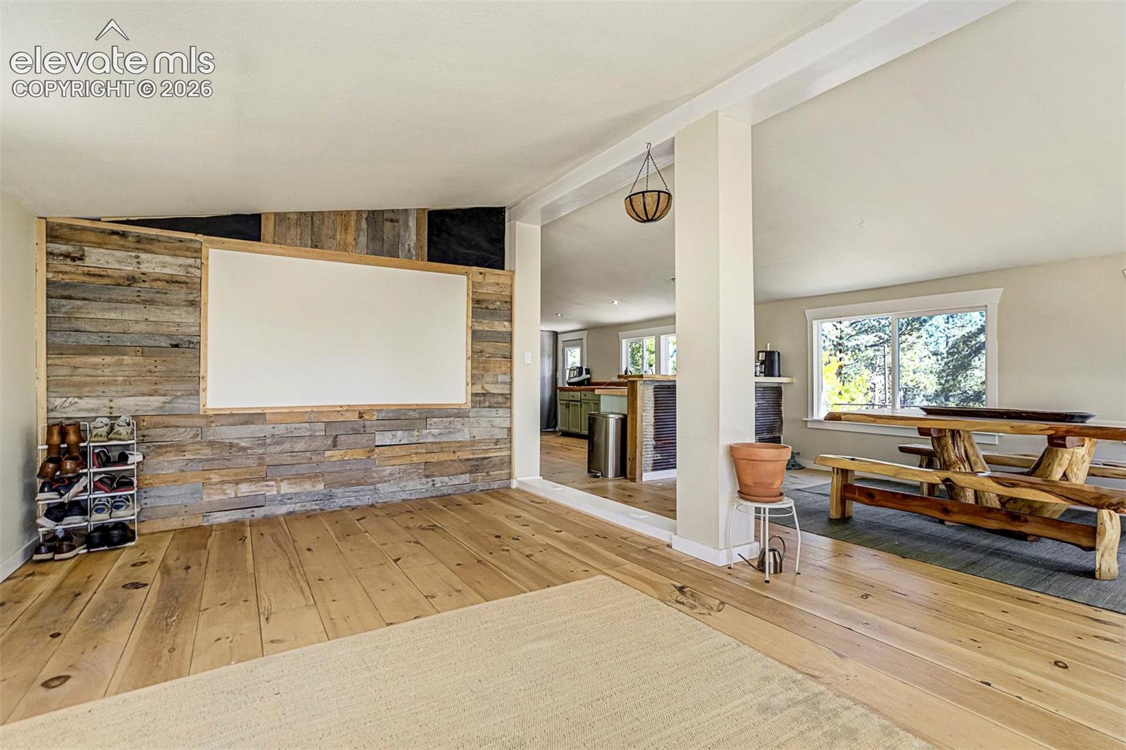Listing photo 8 for 176 Chalk Circle Trail
