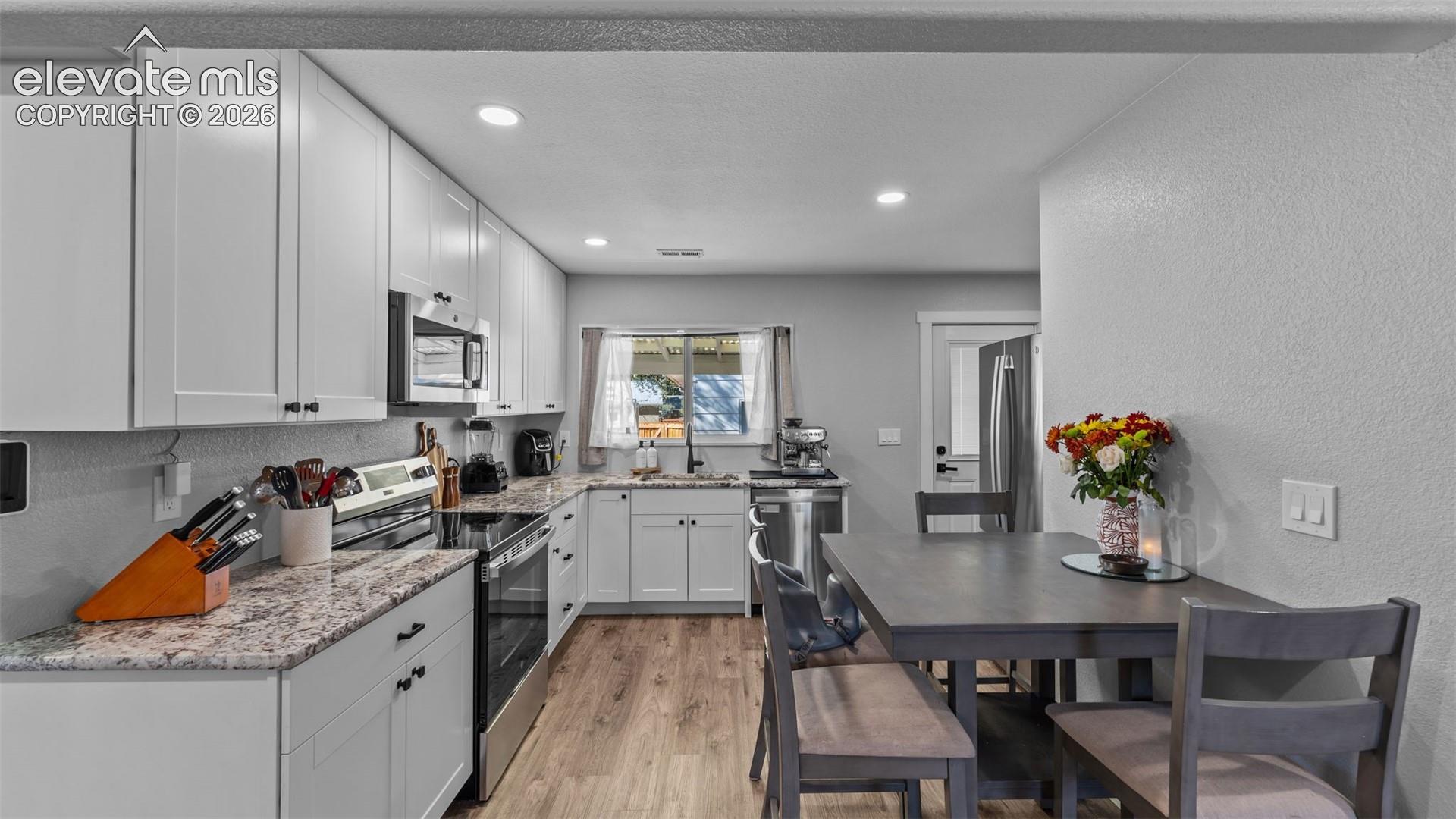Listing photo 7 for 3210 Virginia Avenue