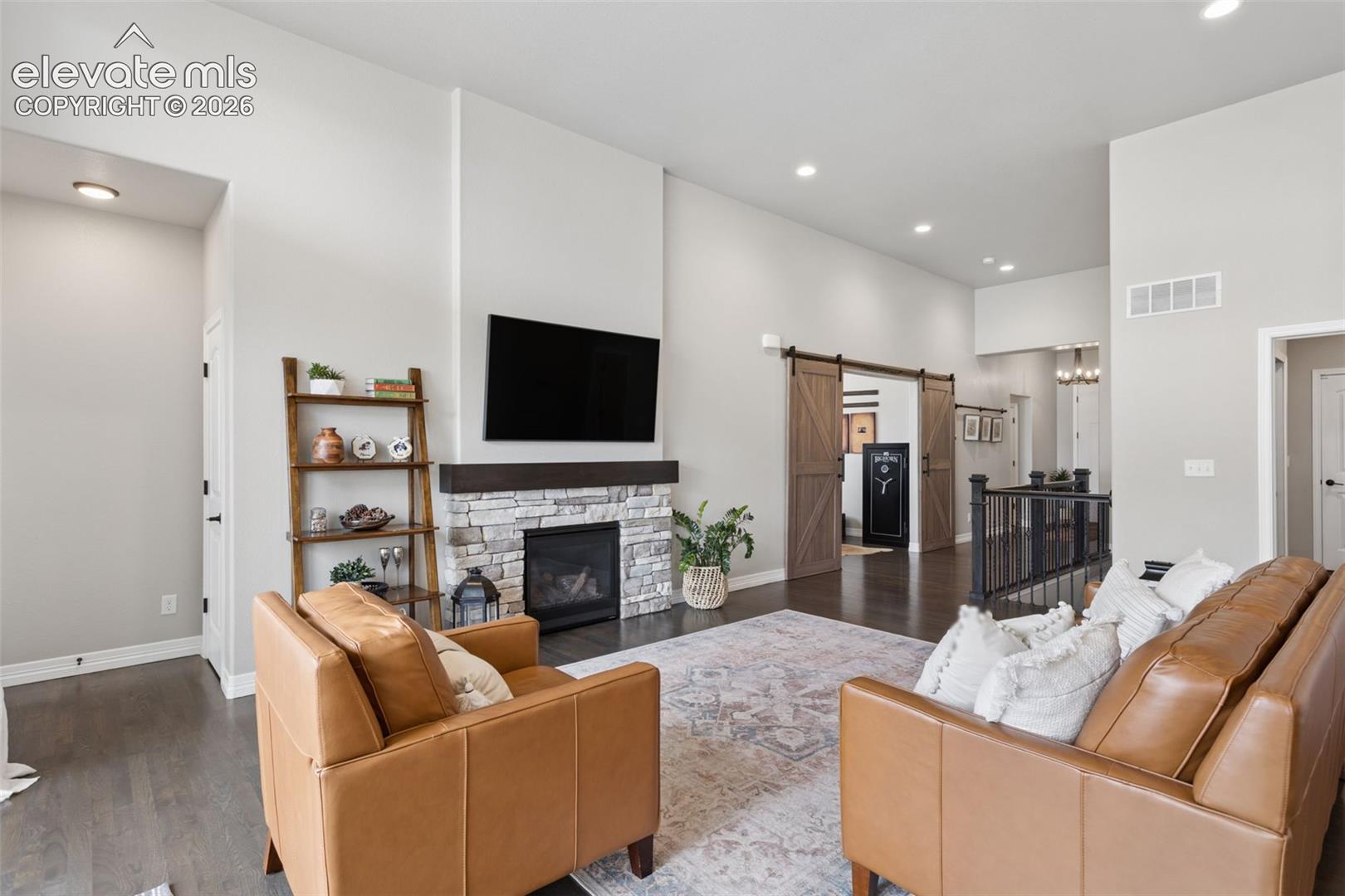 Listing photo 6 for 4564 Captain Jack Lane