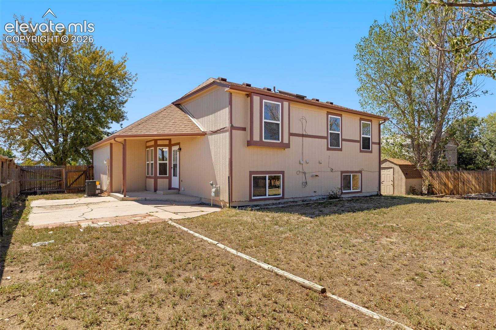 Listing photo 7 for 4537 Fenton Road