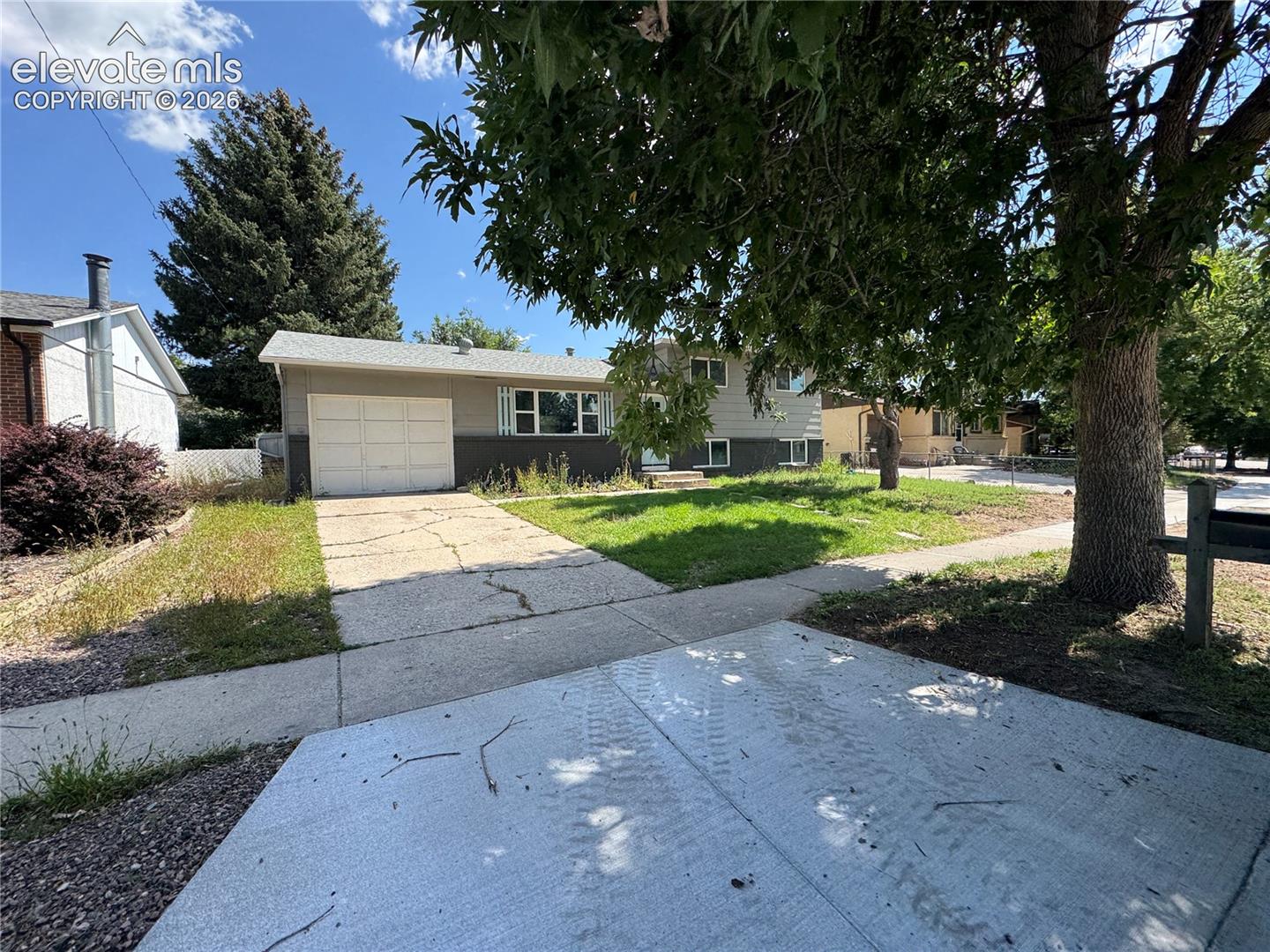 1529 Sawyer Way