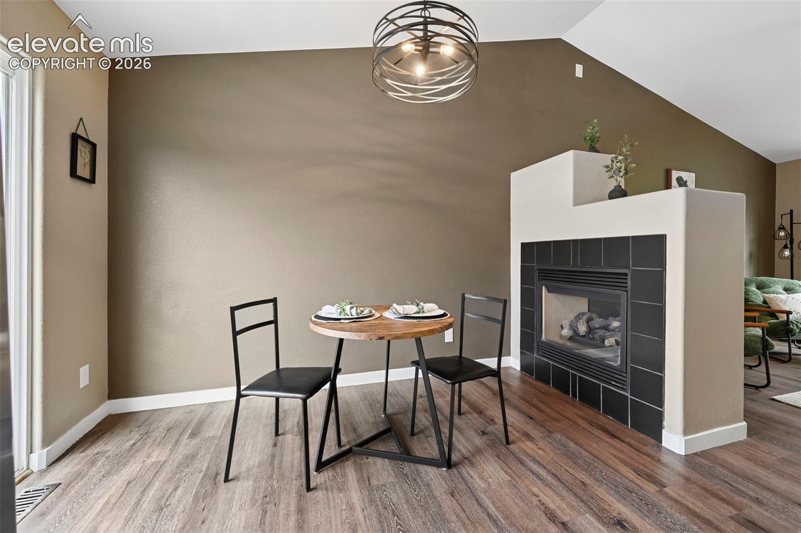 Listing photo 3 for 1276 Livingston Avenue