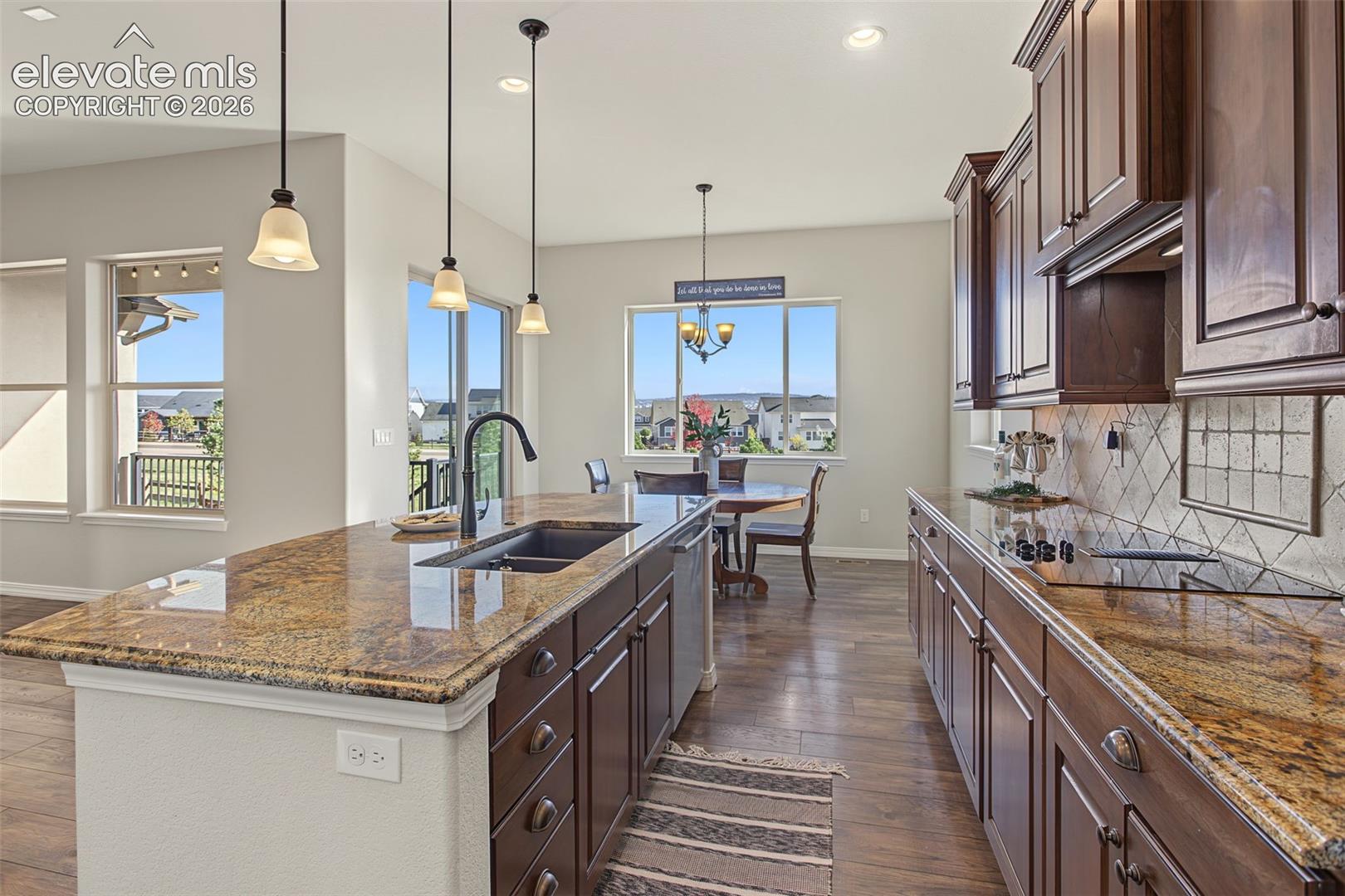 Listing photo 8 for 15621 Lake Mist Drive