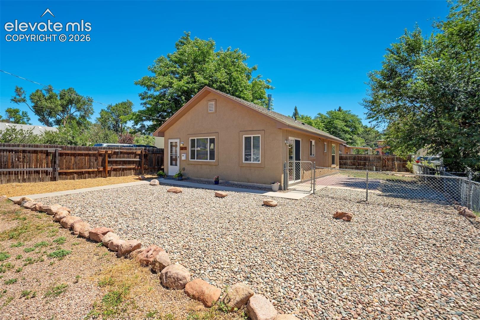 3025 Grandview Street, photo 1