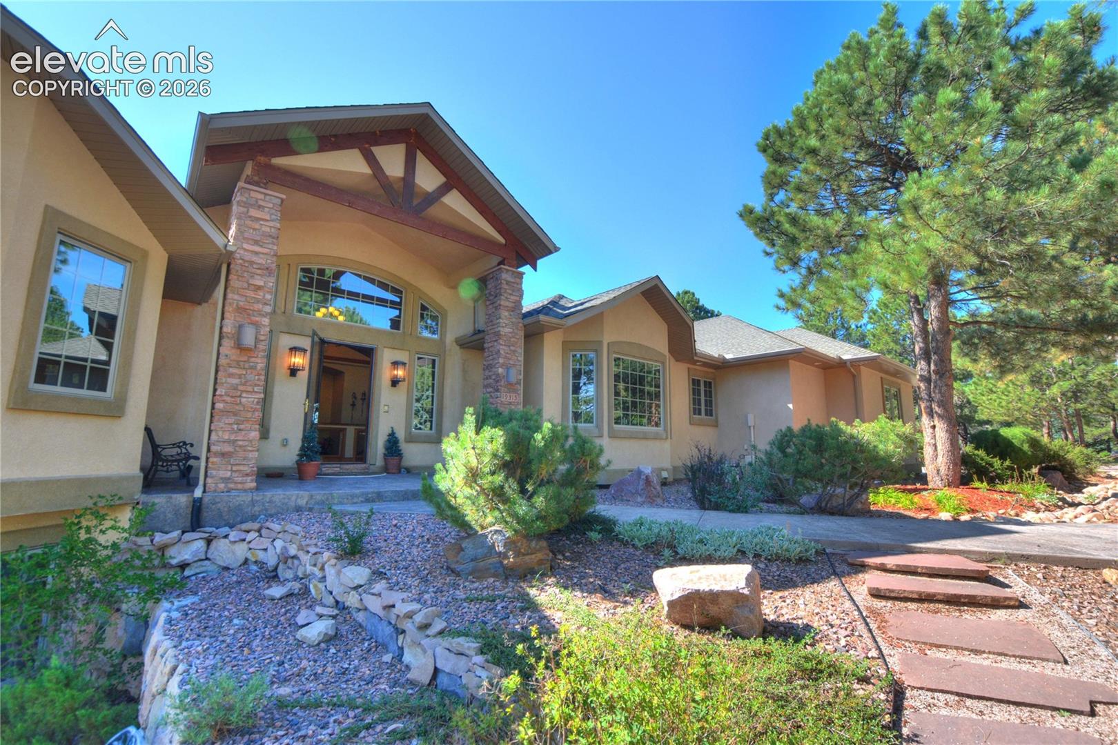 Listing photo 4 for 19315 Bardsley Place