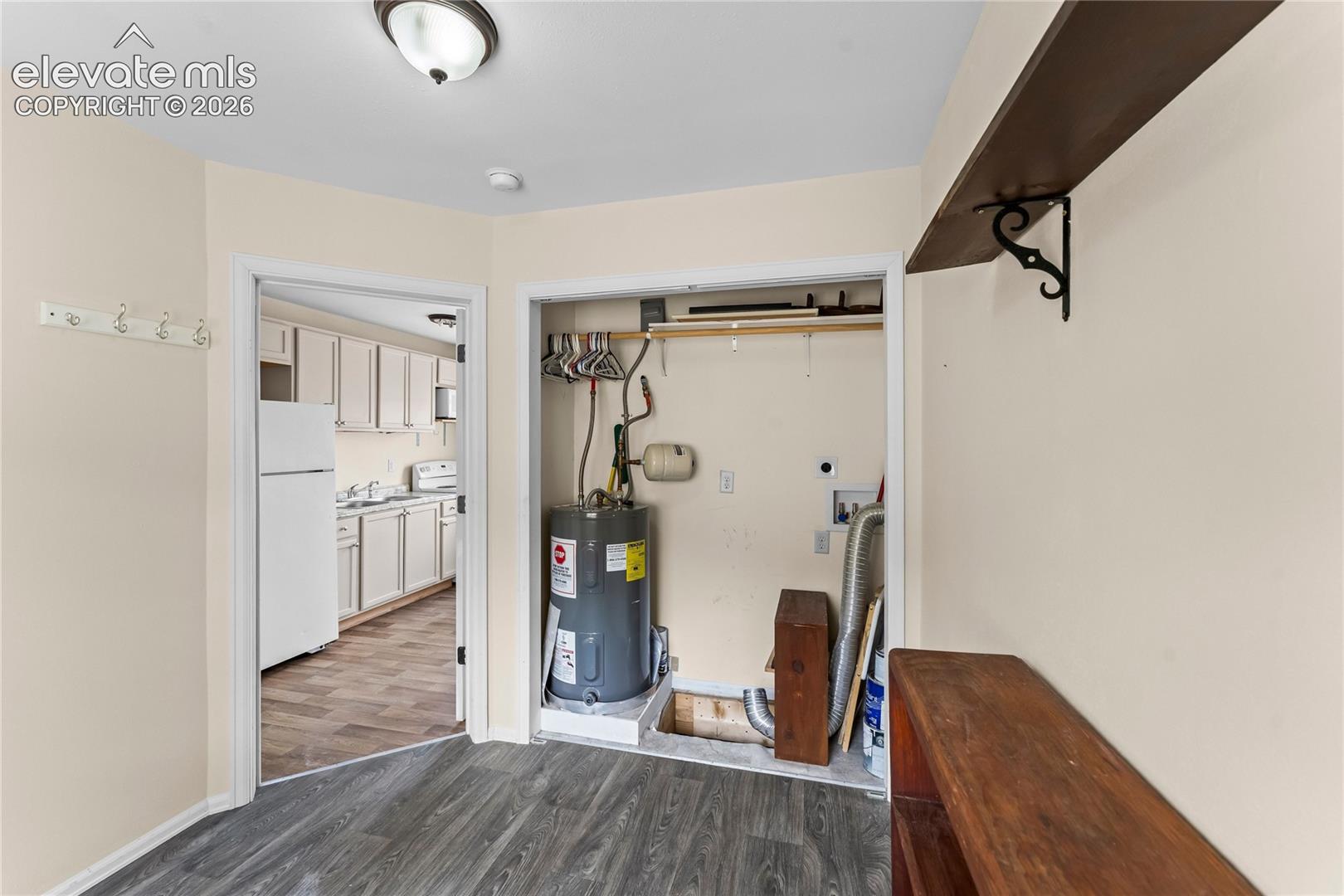 Listing photo 12 for 202 Silver Street