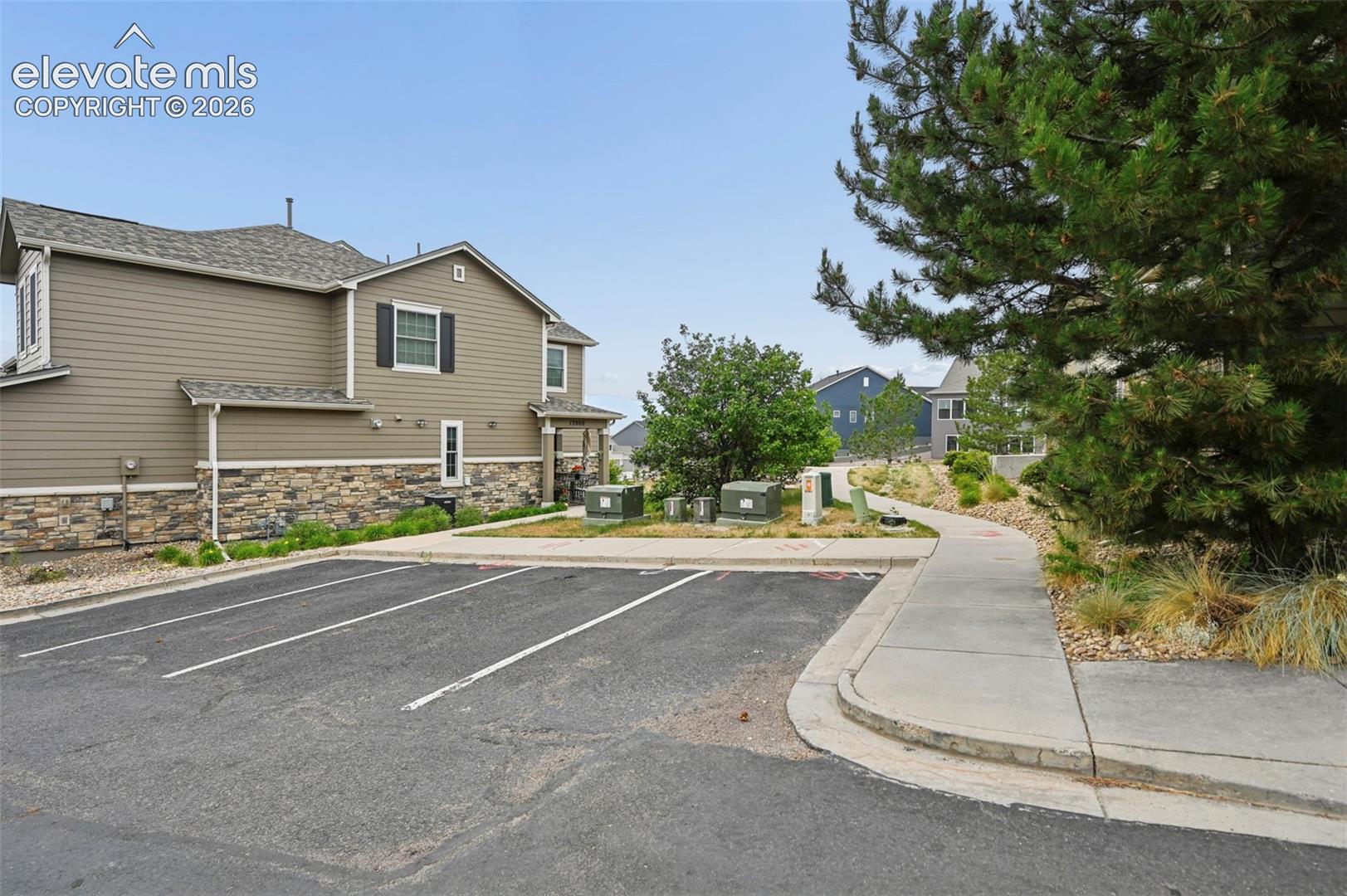 Listing photo 20 for 17067 Blue Mist Grove