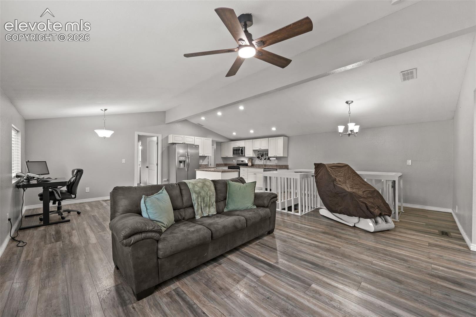 Listing photo 8 for 311 Comanche Village Drive