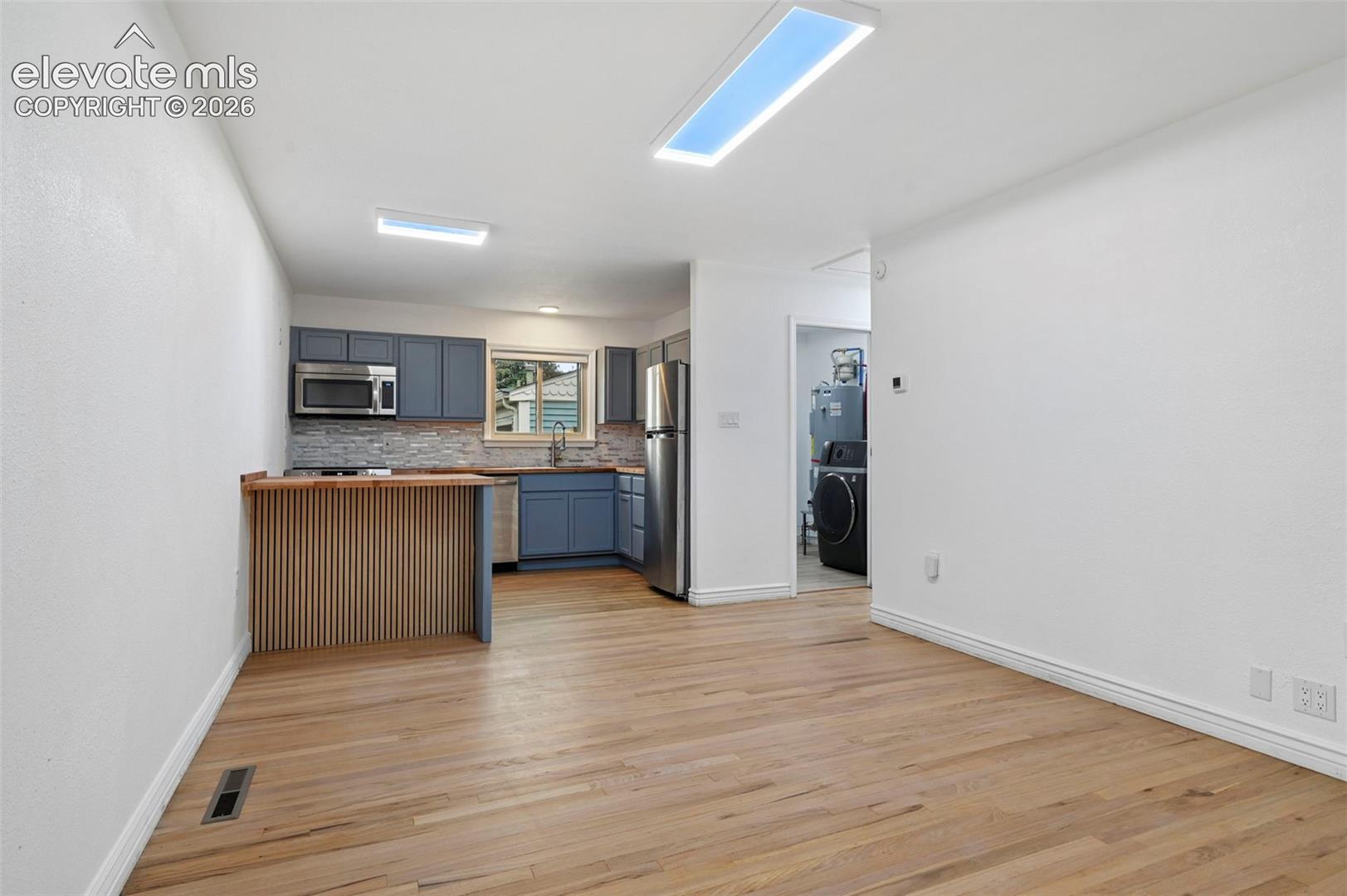 309 Redwood Drive, photo 4