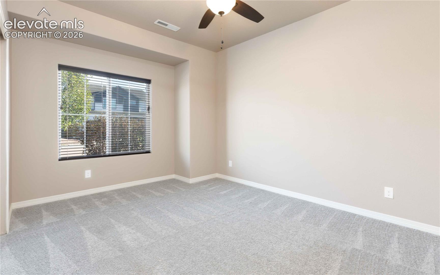 Listing photo 5 for 7684 Peachleaf Drive