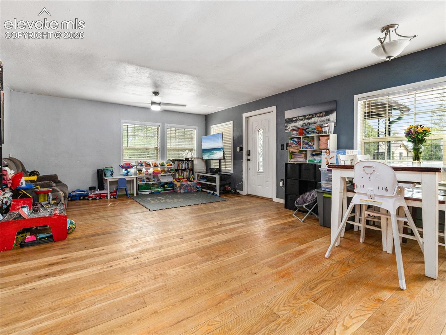 Listing photo 5 for 922 Jackson Street