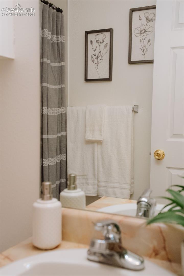 Listing photo 30 for 6430 Lonsdale Drive