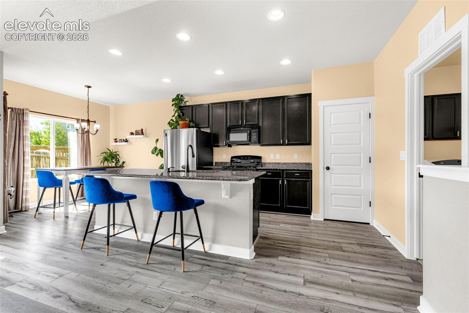 Listing photo 3 for 6898 Tullamore Drive