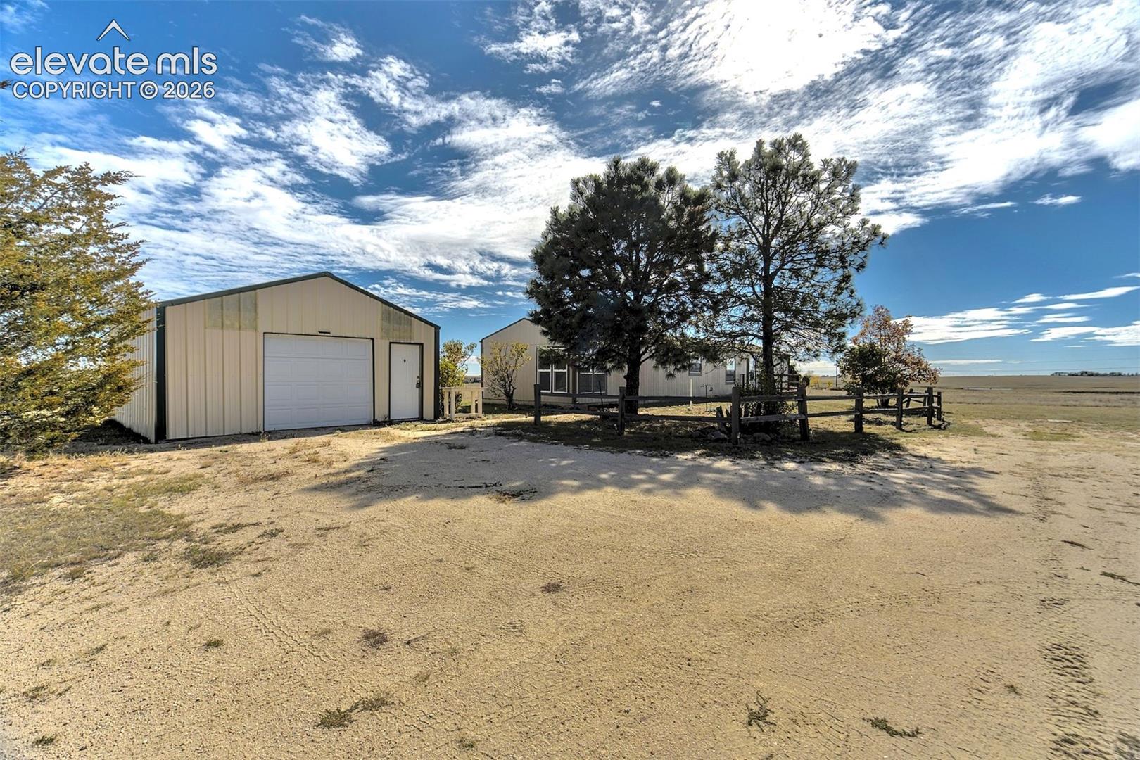 Listing photo 37 for 6375 Field View
