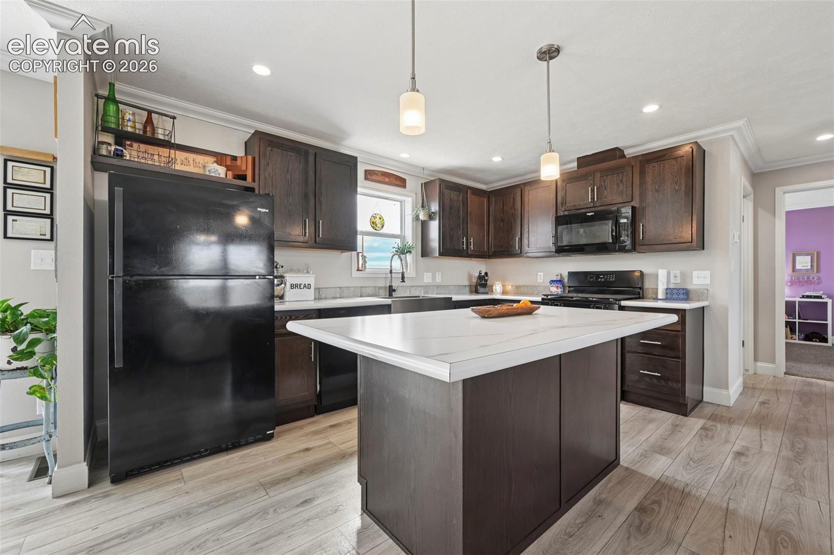 Listing photo 10 for 5717 Sengbeil Road