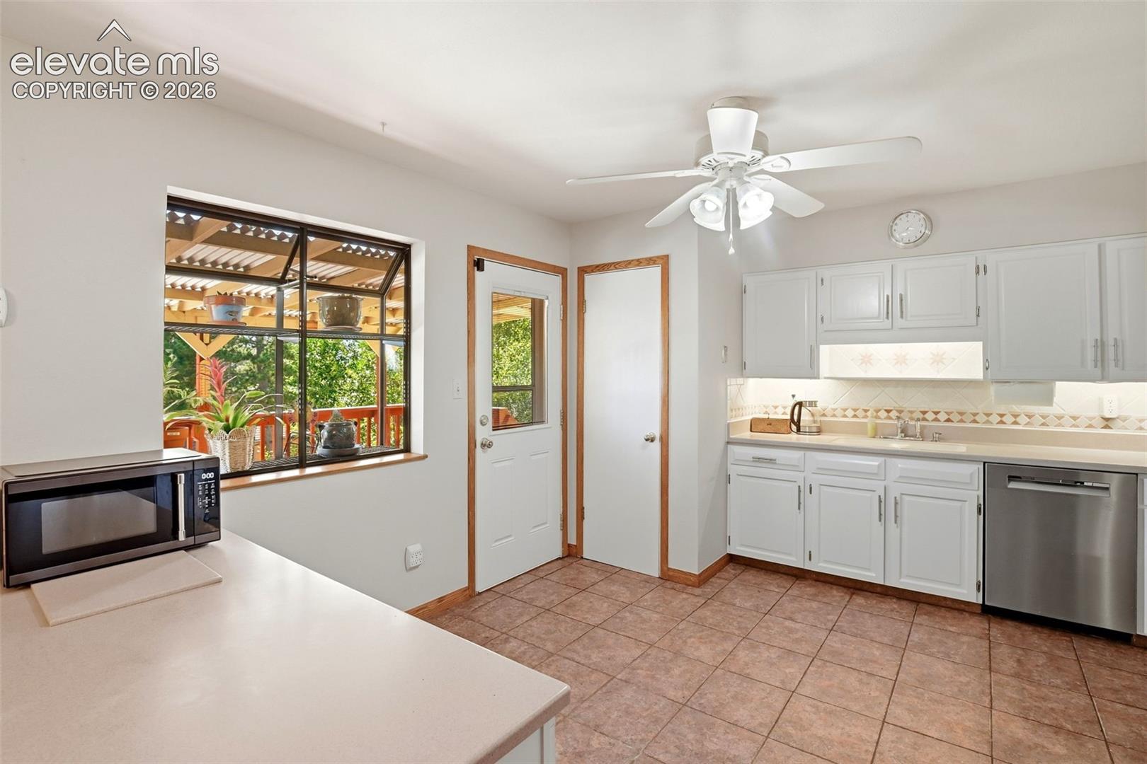 Listing photo 15 for 5275 Ladera Lane
