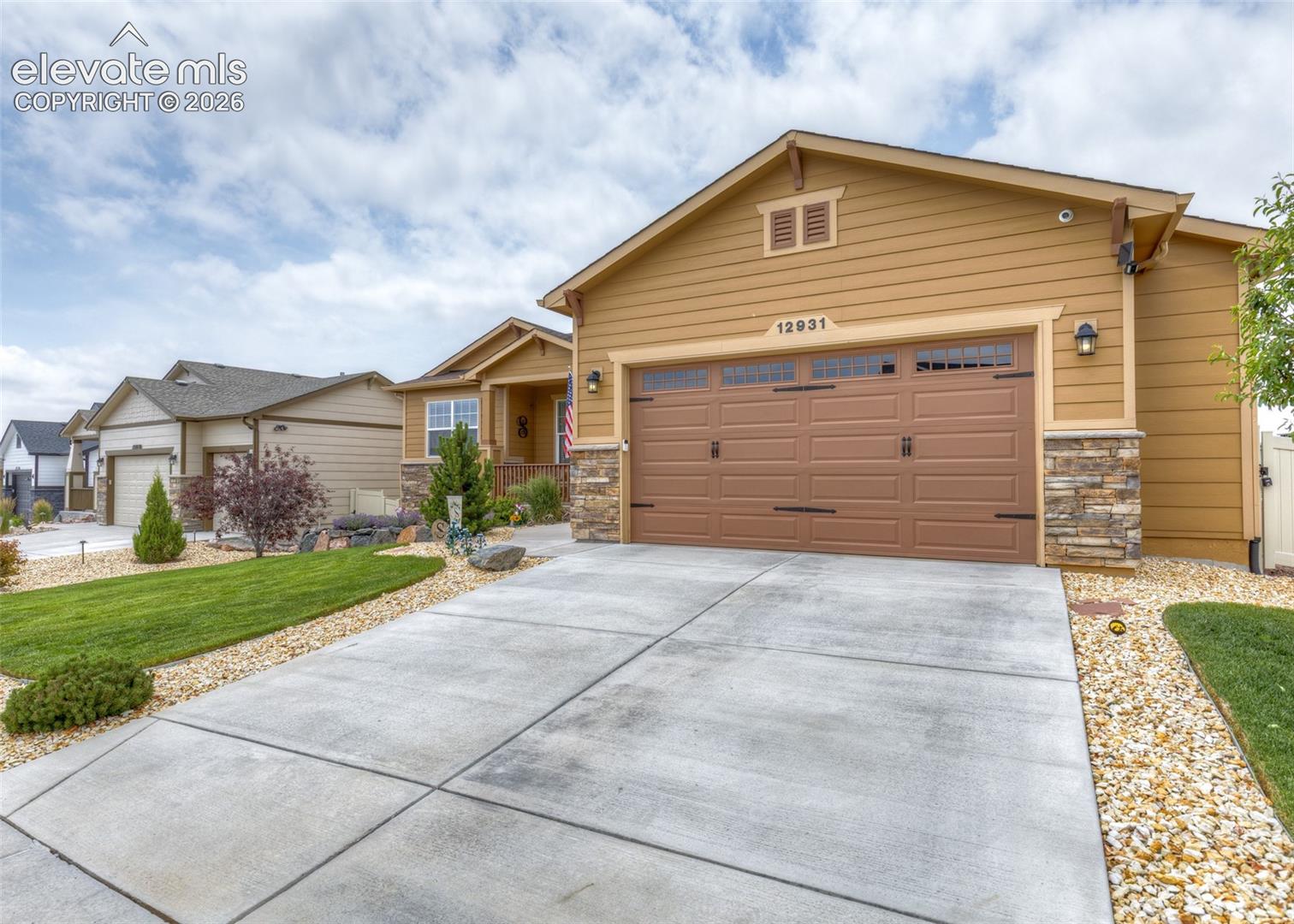Listing photo 3 for 12931 Stone Valley Drive