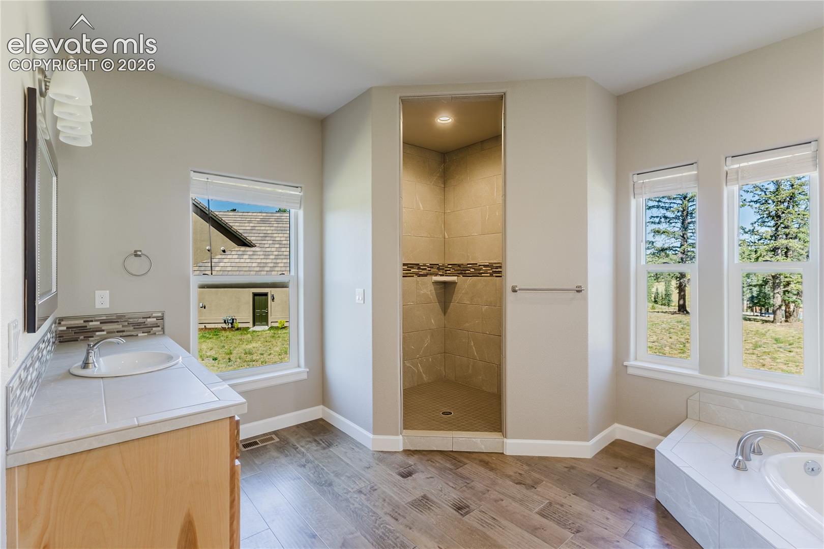 Listing photo 22 for 407 Silvermoon Heights