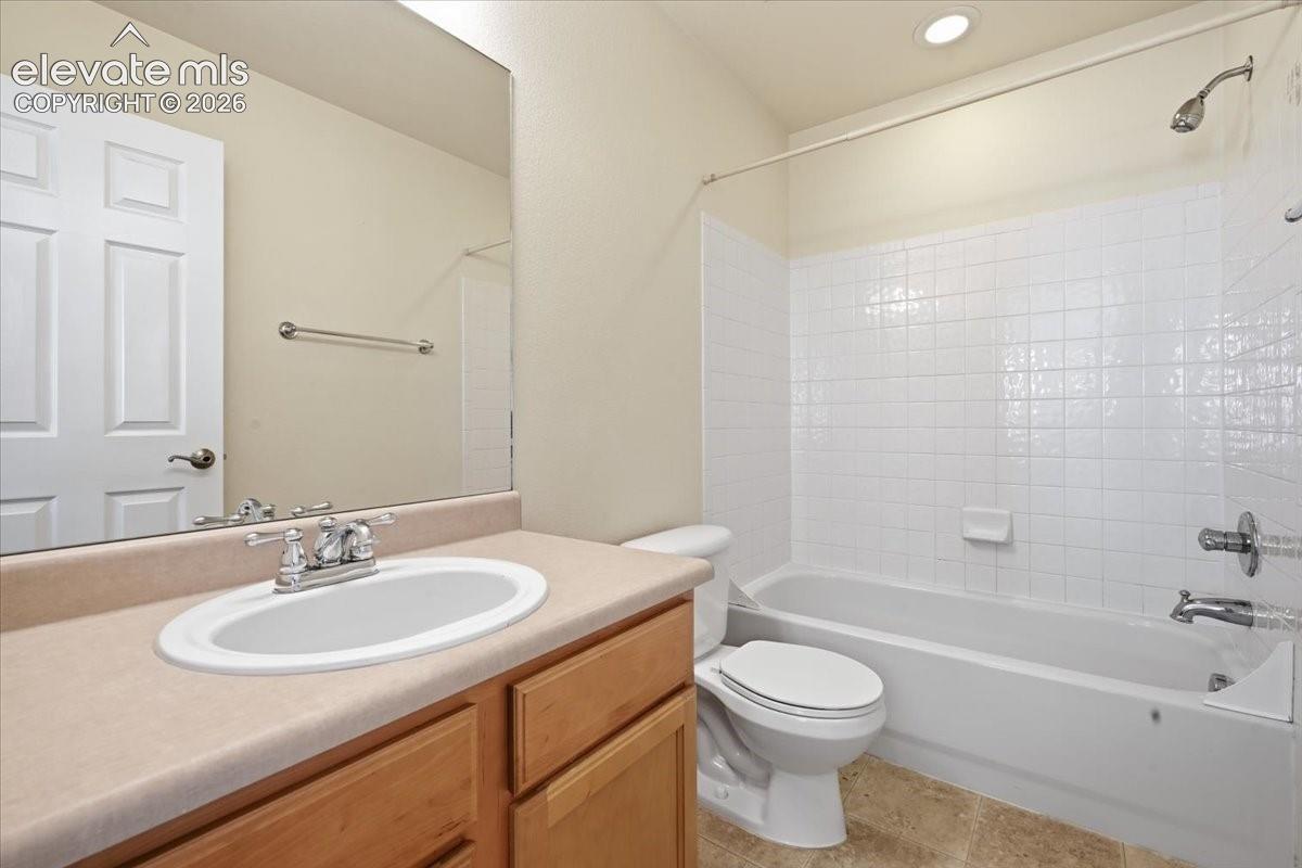 Listing photo 26 for 17612 Quarry Way