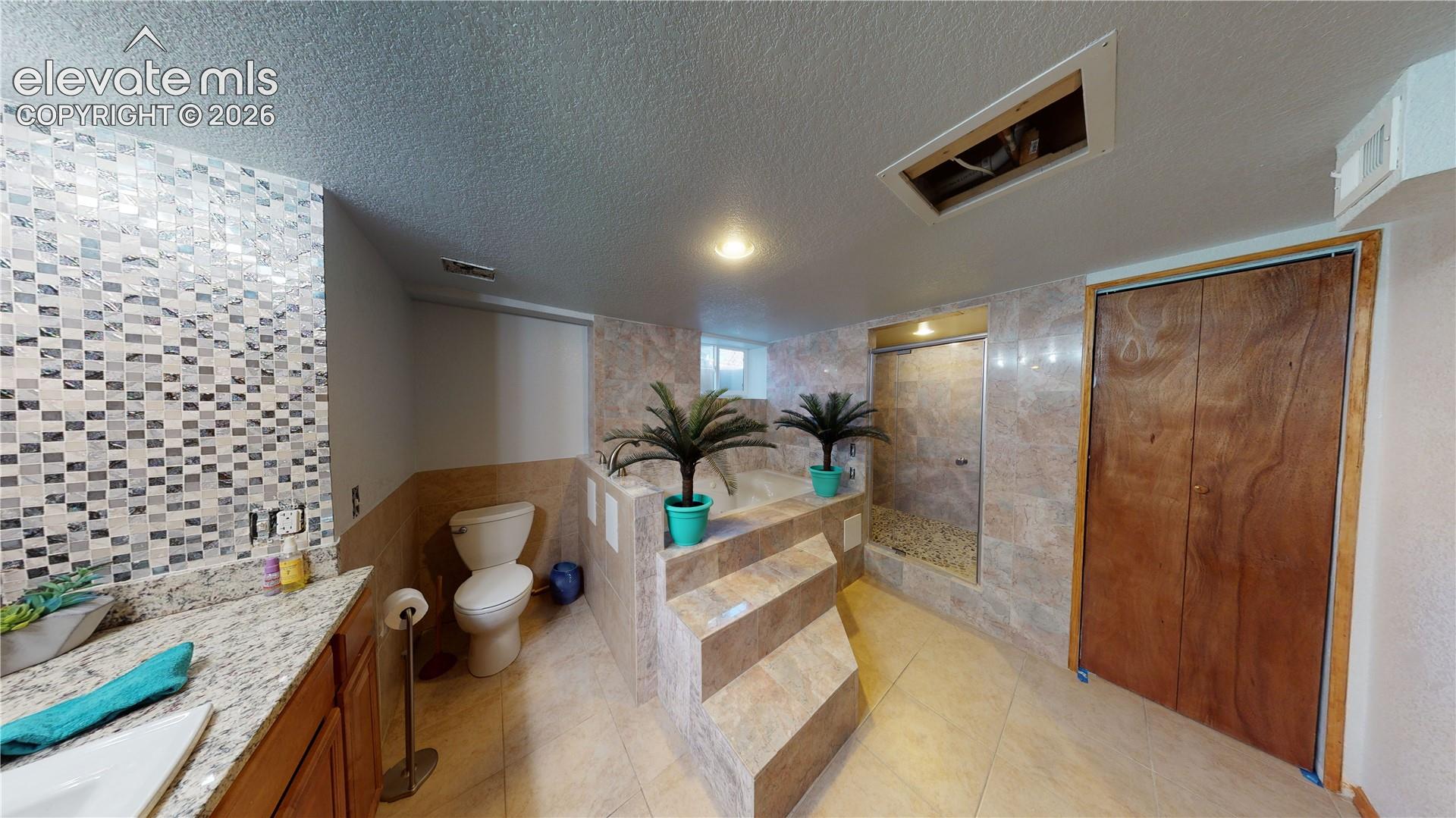 Listing photo 35 for 4180 S Monaco Parkway