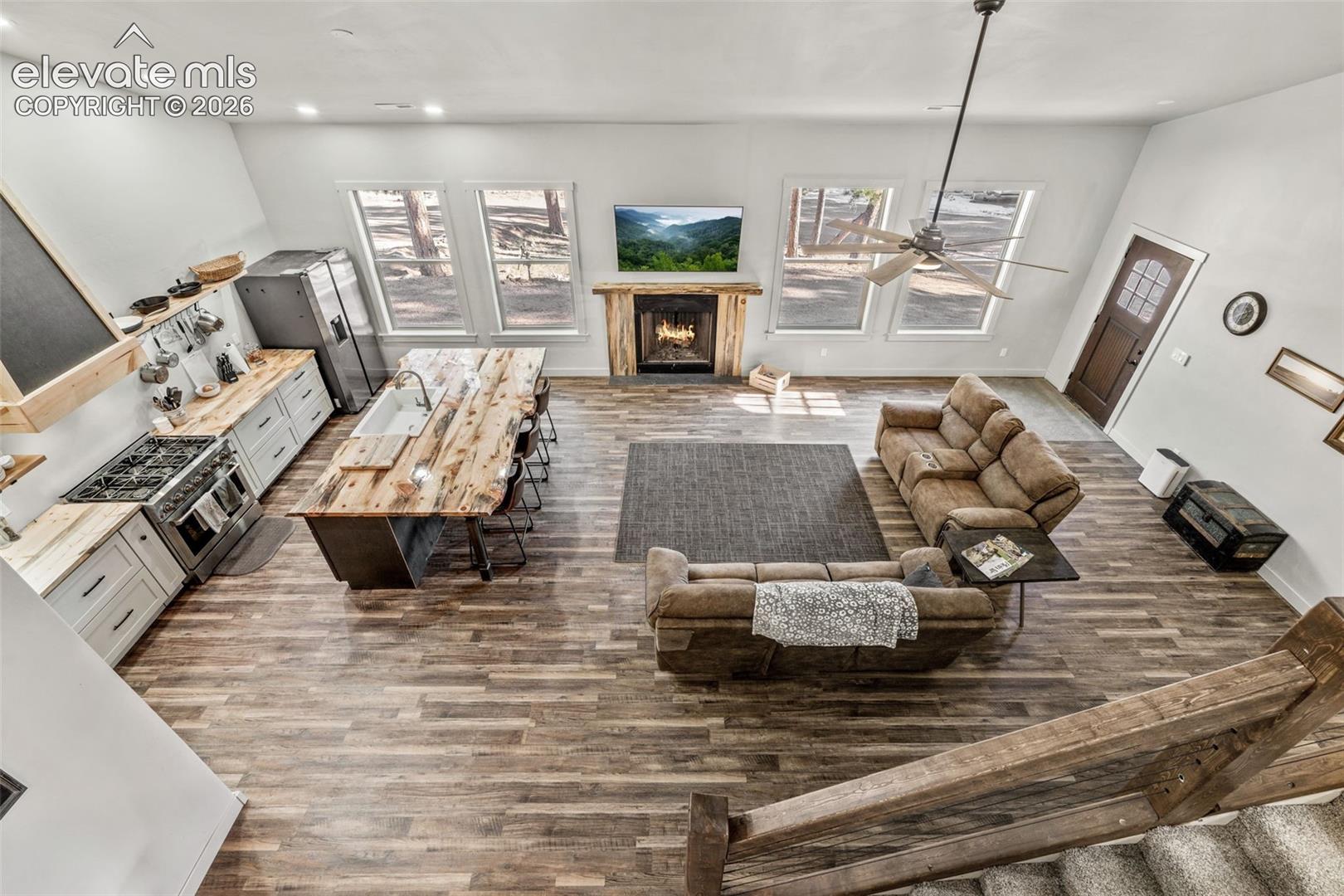 Listing photo 11 for 2270 Pikes Peak Drive