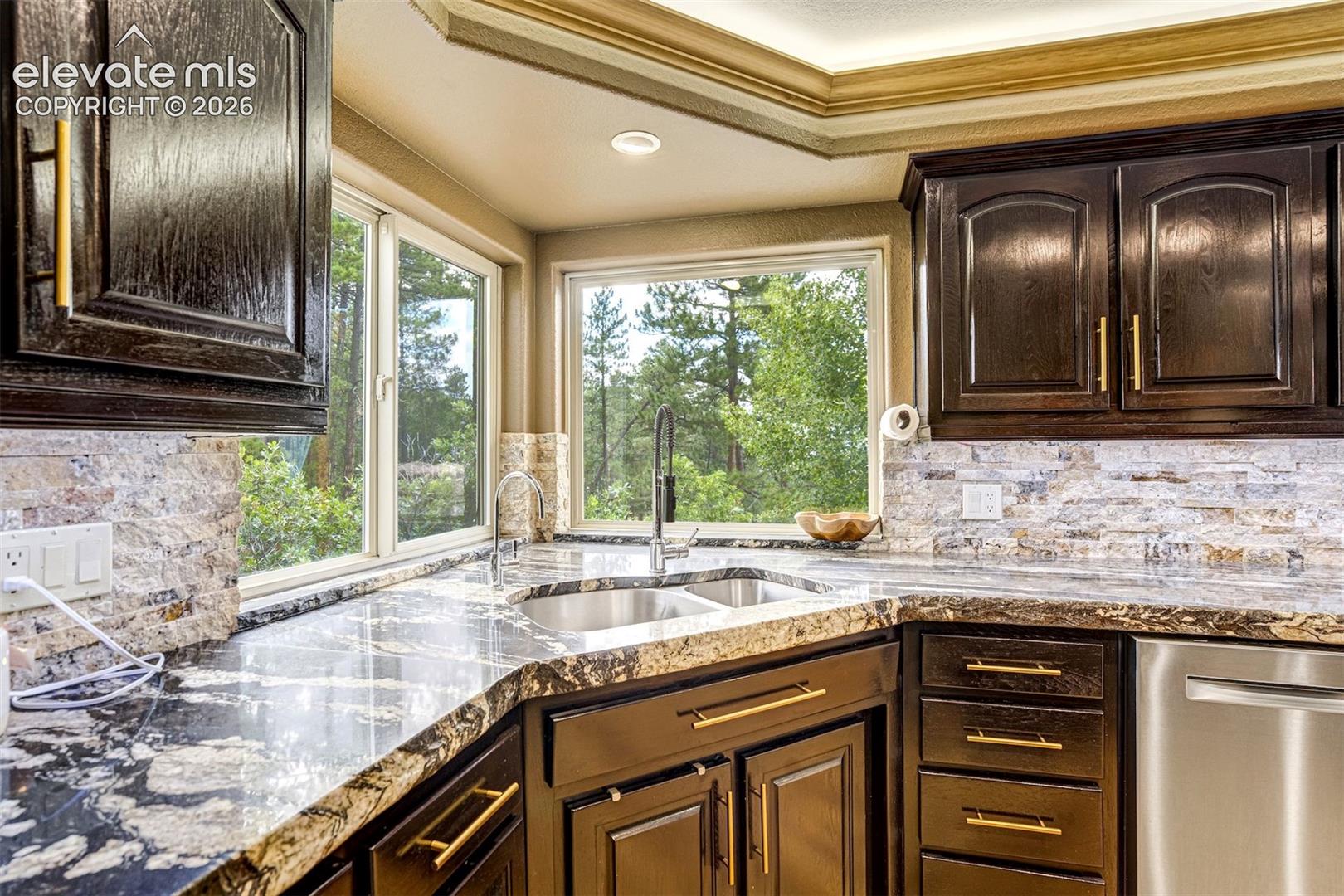 Listing photo 14 for 1851 Gore Drive