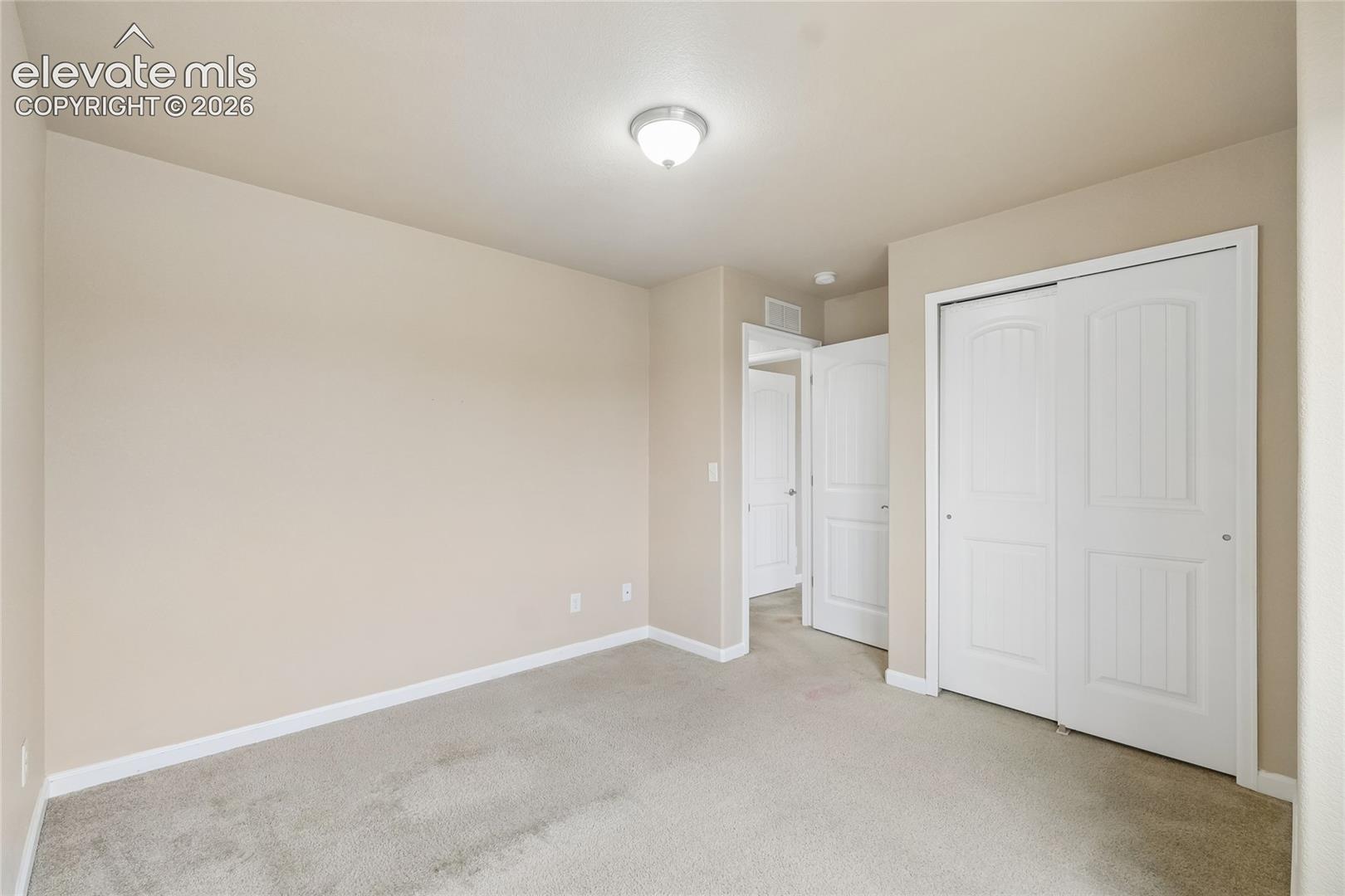 Listing photo 12 for 11528 Louvre Point