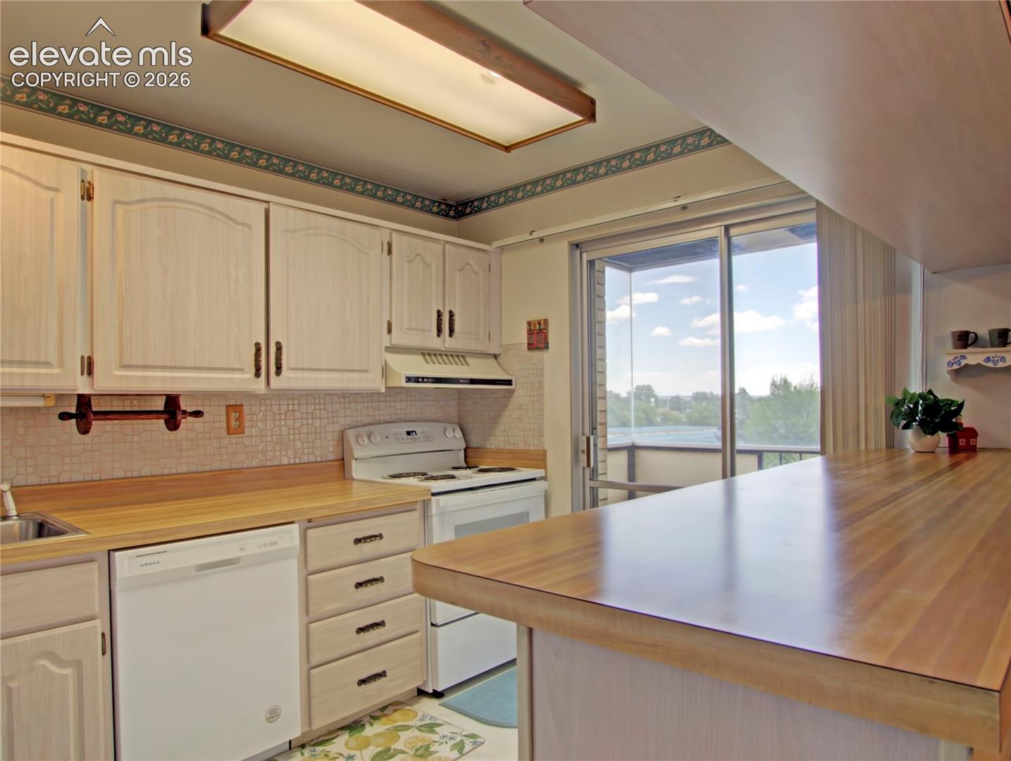 777 Saturn Drive, photo 13