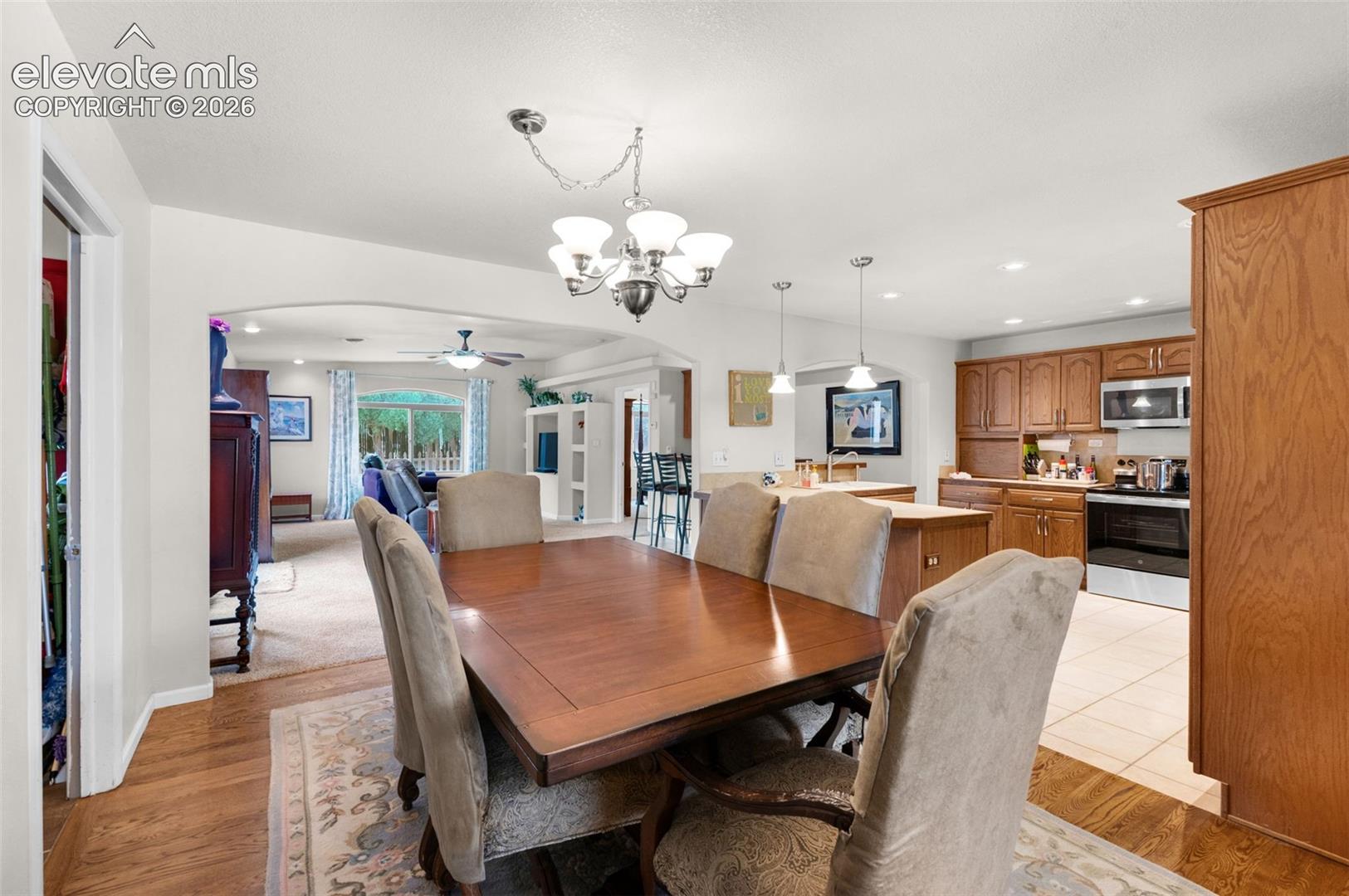 Listing photo 10 for 2935 Country Club Drive