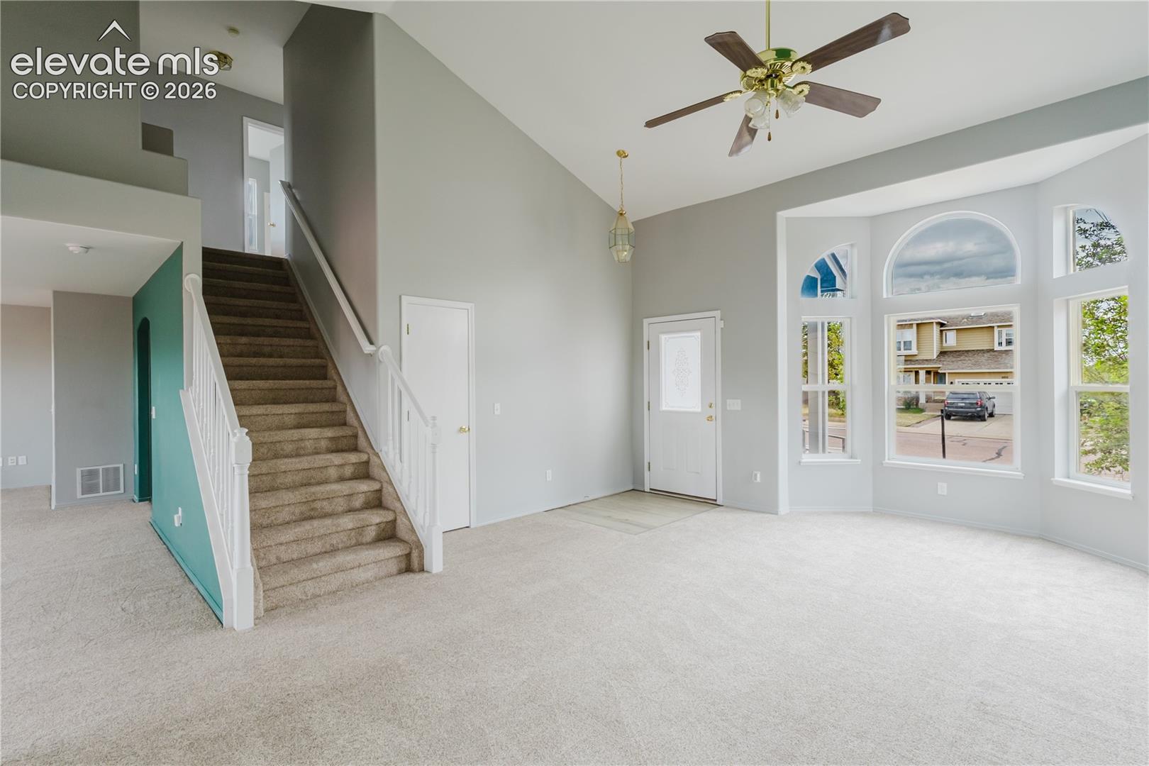 Listing photo 2 for 8156 Oliver Road