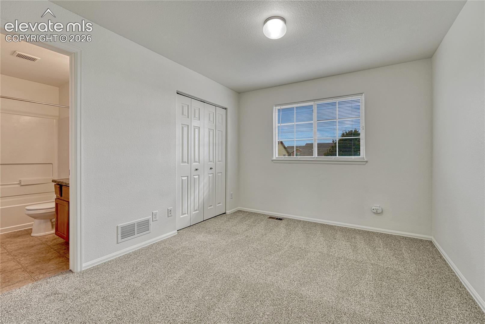 Listing photo 20 for 6020 Dancing Sun Way