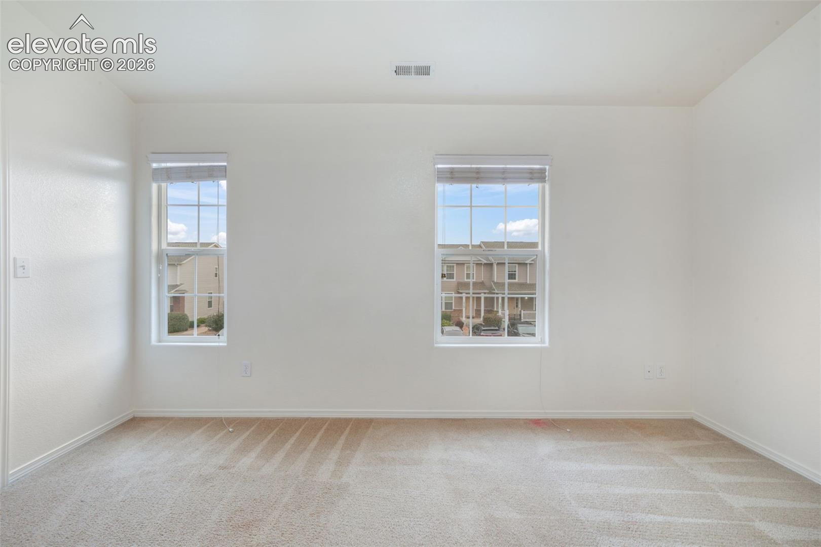 Listing photo 32 for 10513 Wells Point