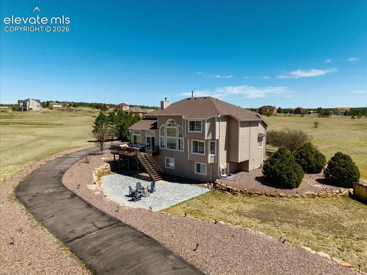 Listing photo 3 for 9736 Cairngorm Way