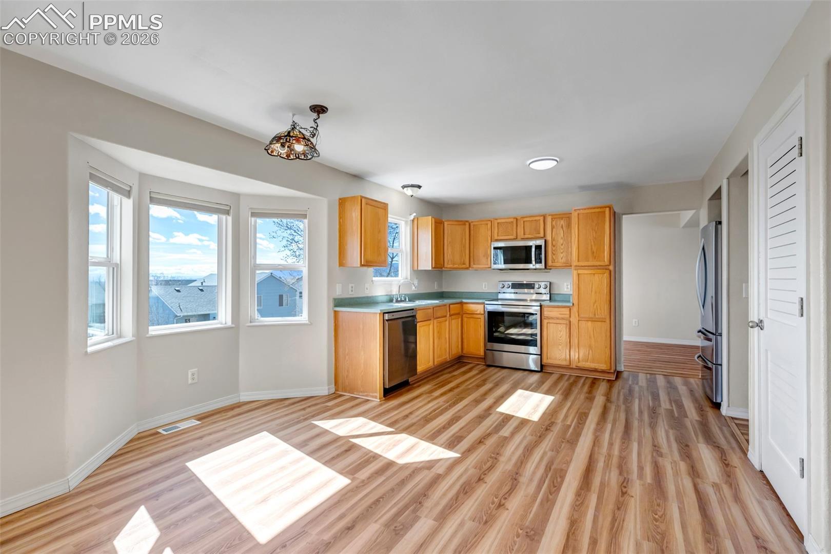 Listing photo 8 for 2375 Lisa Drive