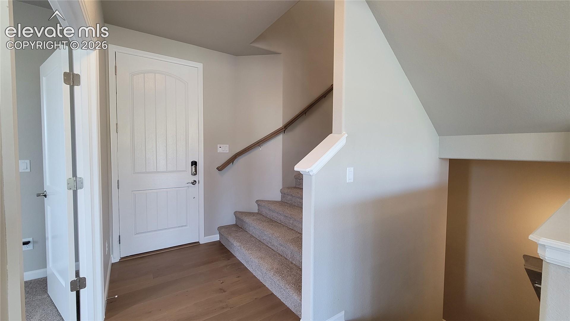 Listing photo 3 for 10651 Wolf Lake Drive
