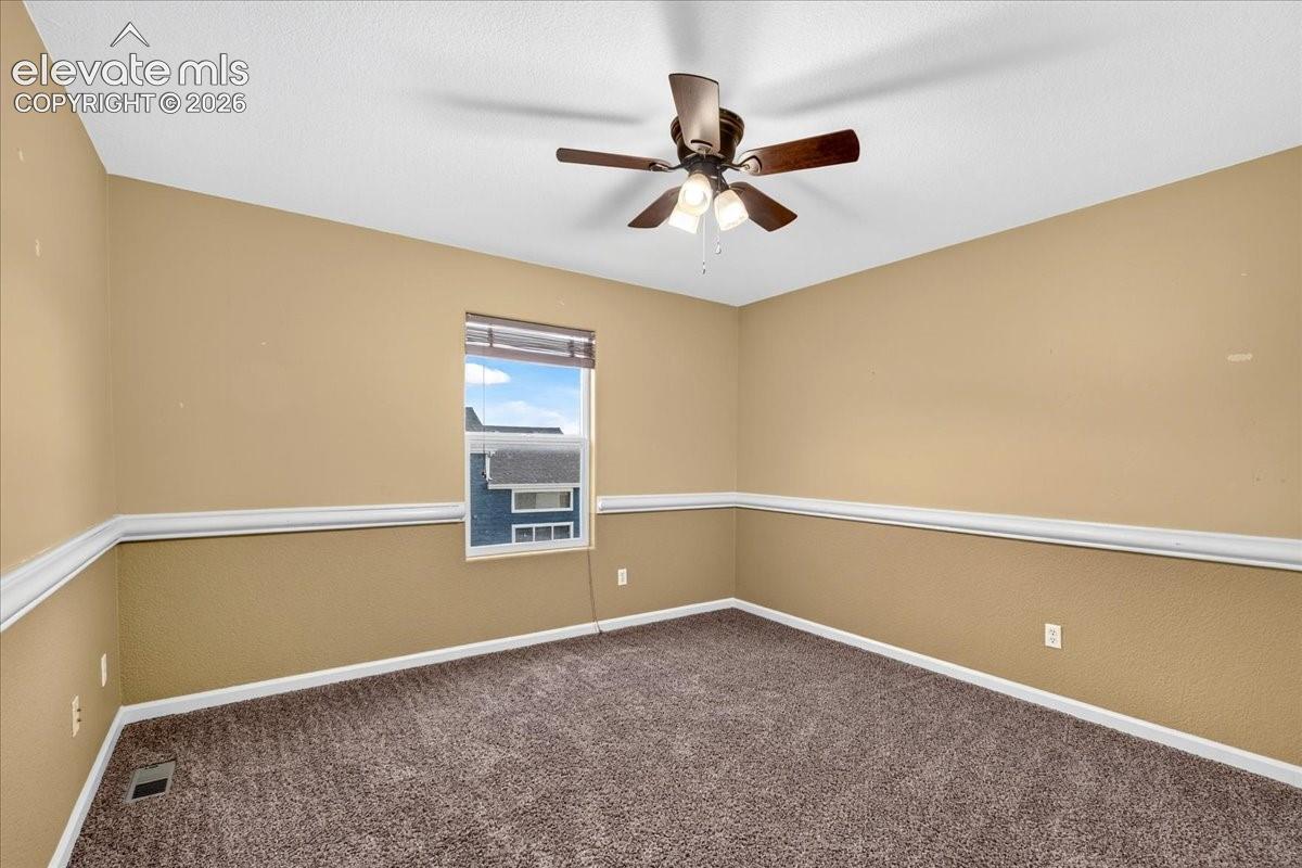 Listing photo 19 for 2409 Capital Drive
