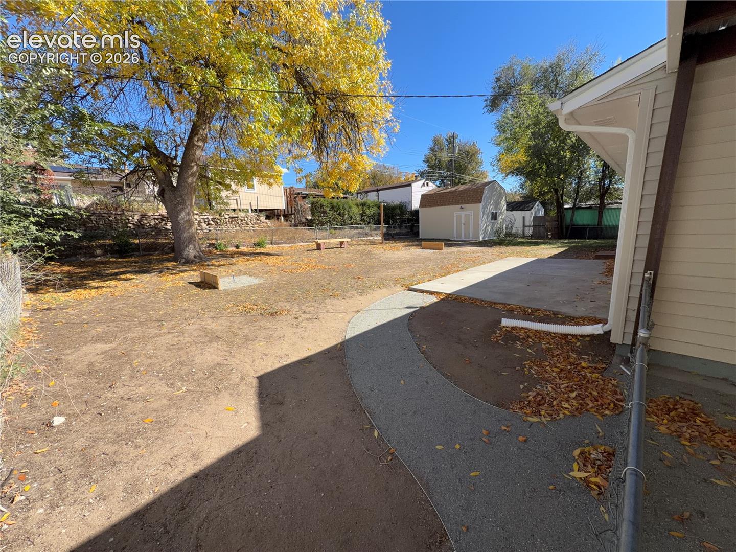 Listing photo 6 for 329 Sherri Drive