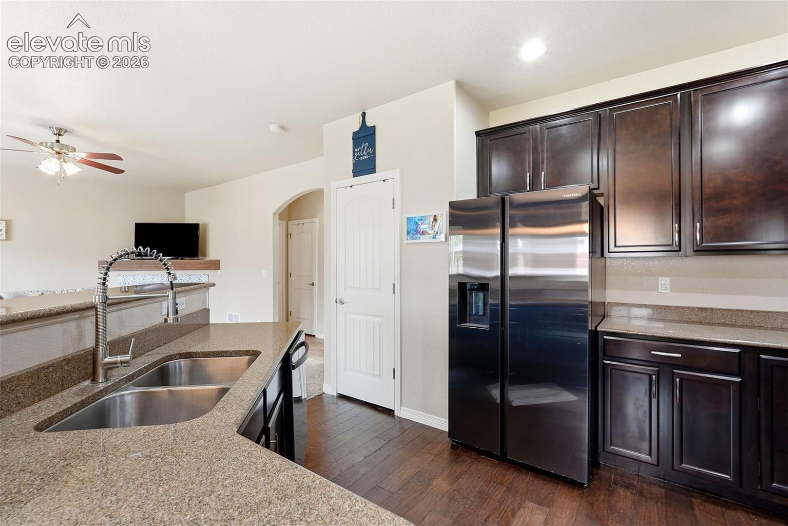 Listing photo 15 for 10567 Mount Evans Drive