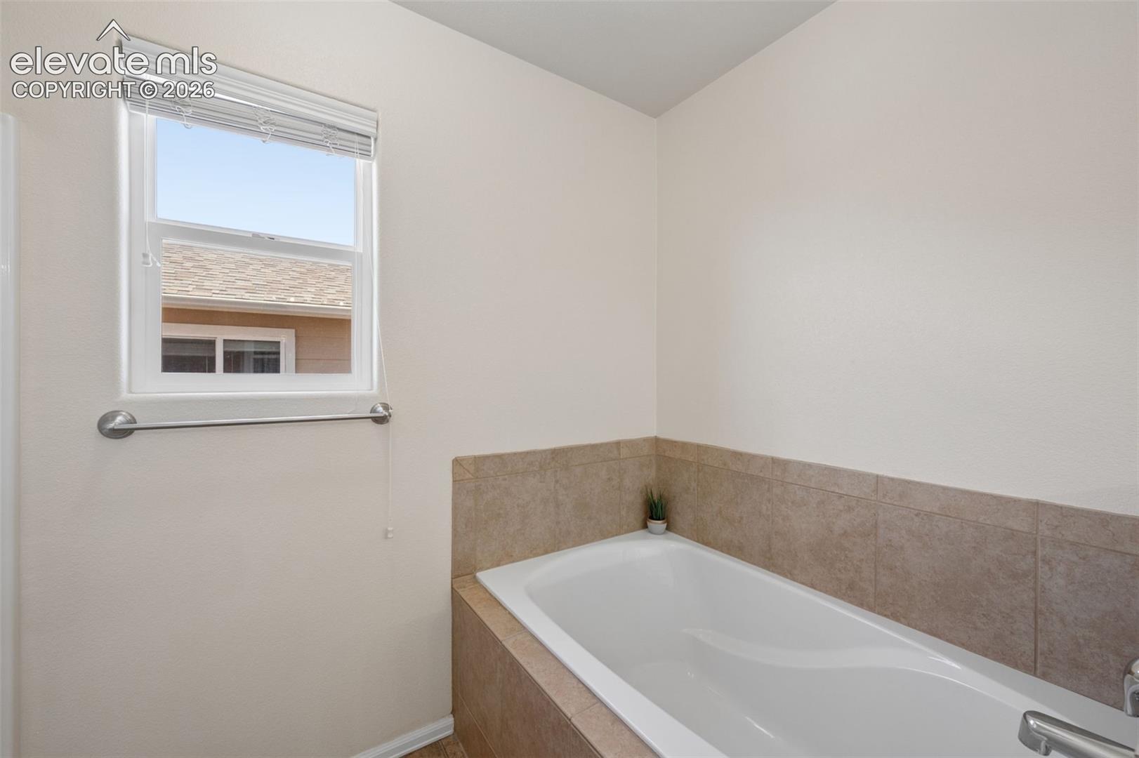 Listing photo 13 for 7589 Chenoa Court