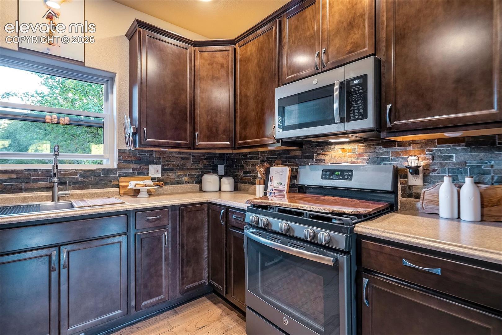 Listing photo 11 for 119 Remwood Circle