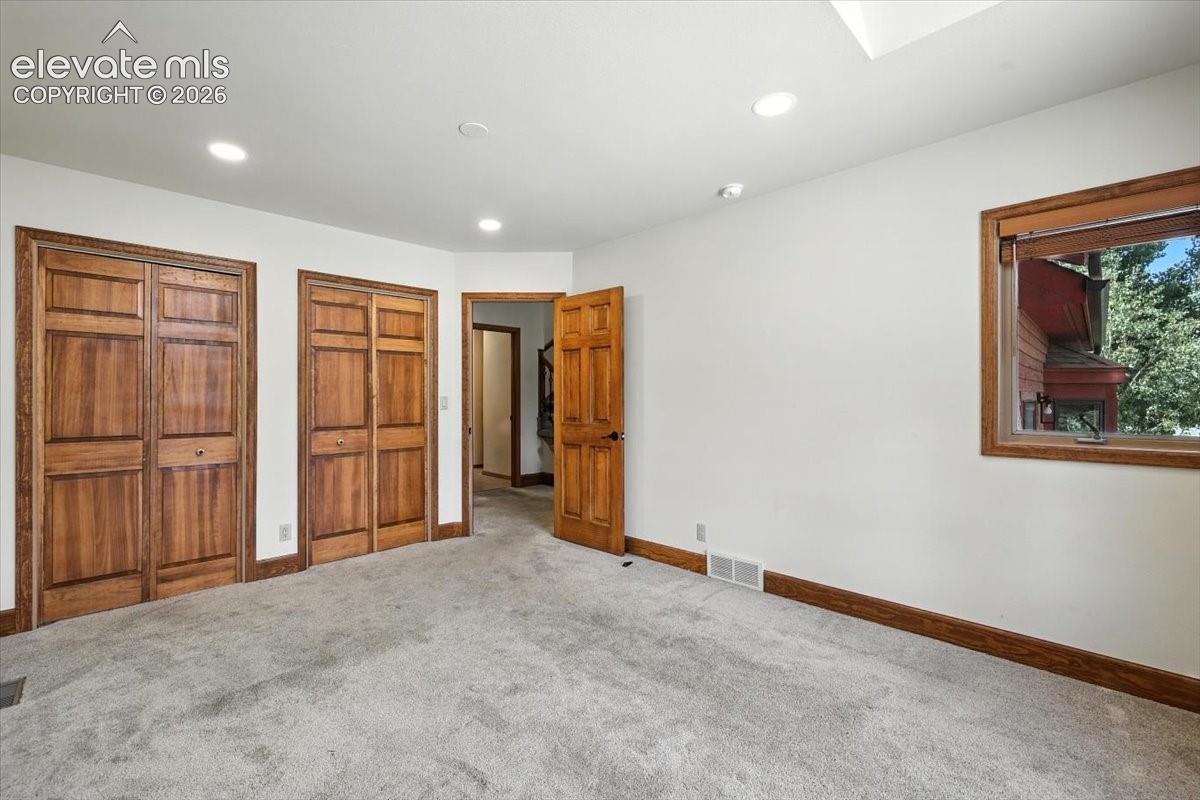 Listing photo 19 for 1975 Valley View Drive