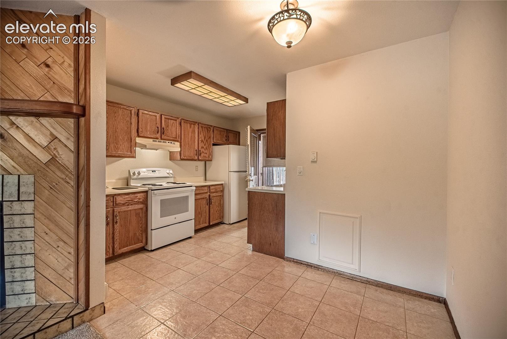 Listing photo 12 for 52 El Paso Boulevard 2B