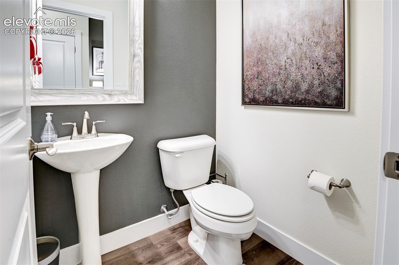 Listing photo 5 for 9685 Warrick Street