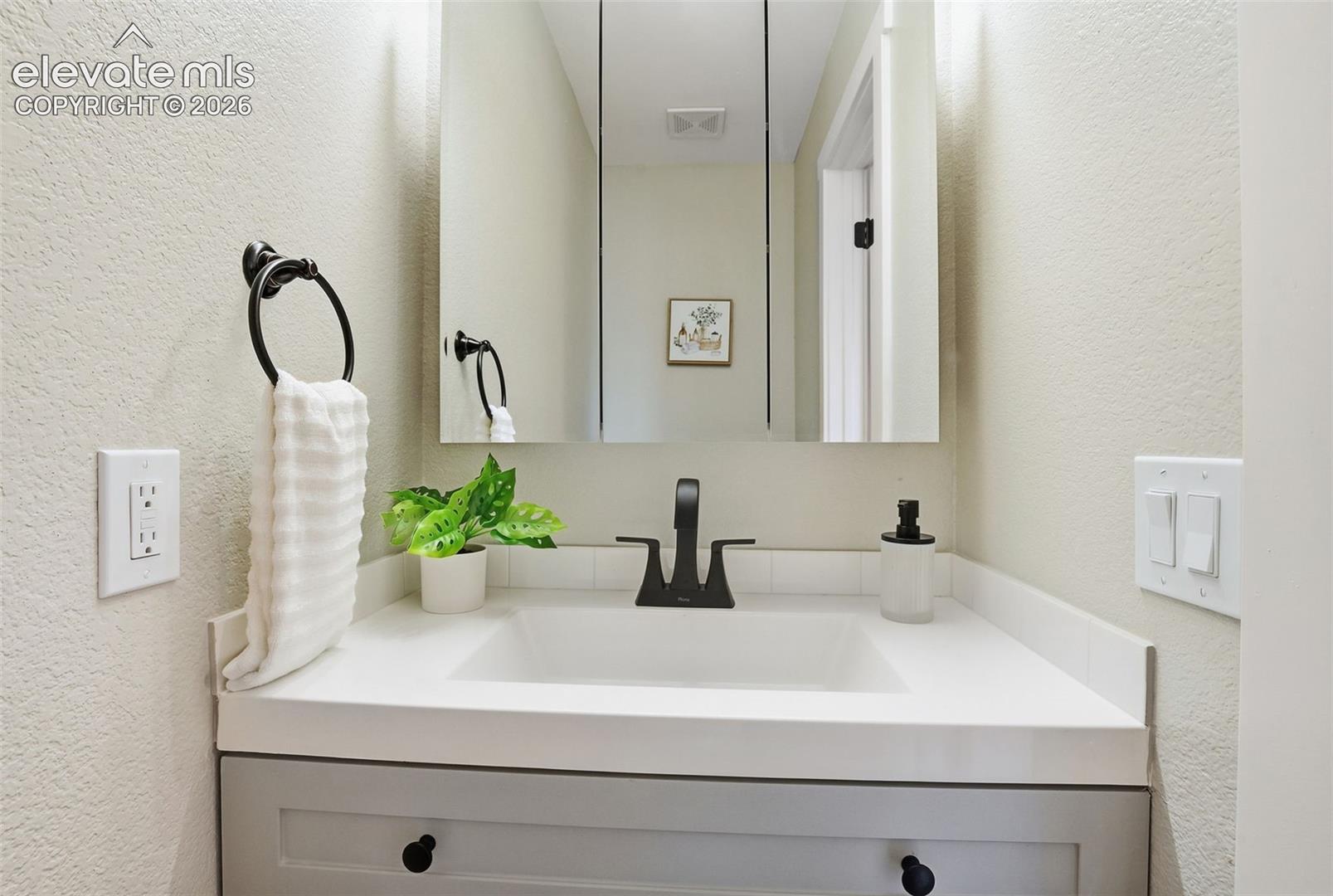 Listing photo 25 for 960 Crandall Drive