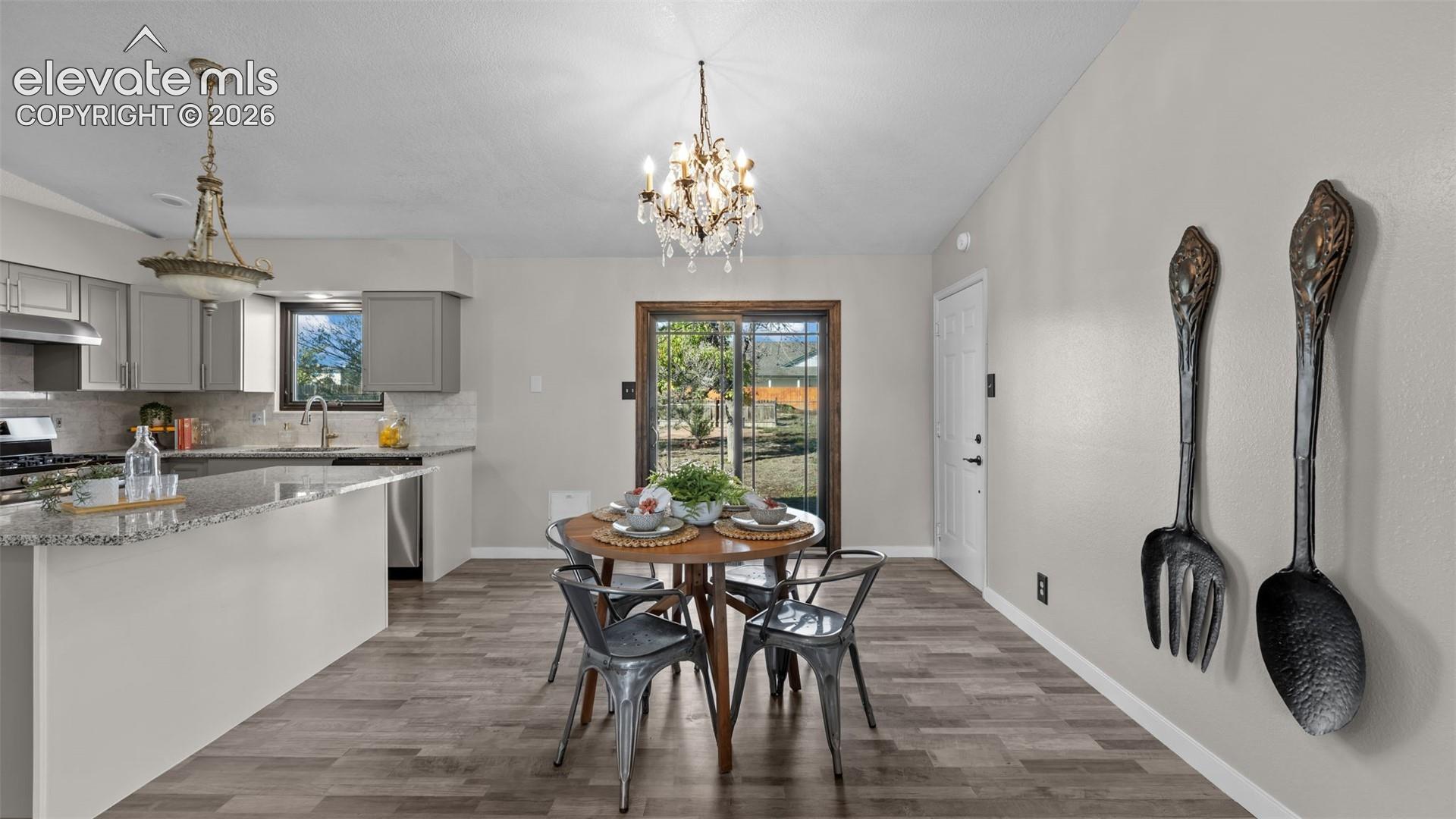 Listing photo 7 for 465 S Falcon Drive