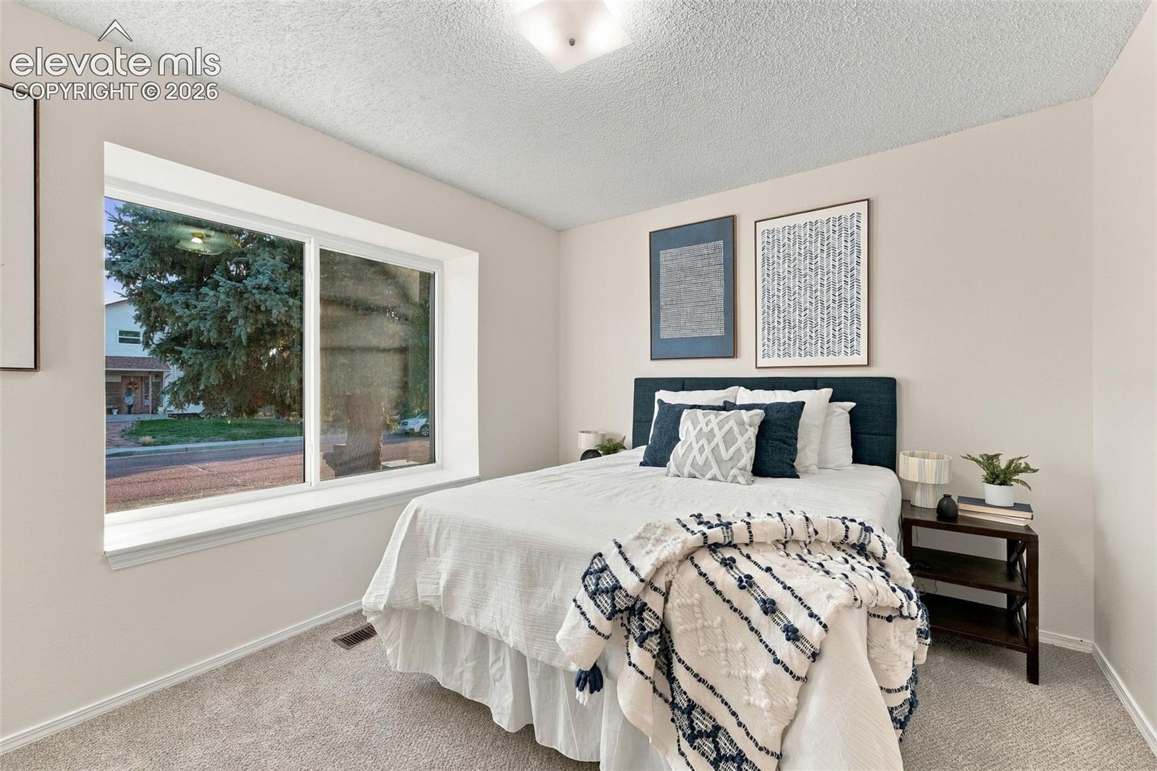 Listing photo 25 for 6430 Lonsdale Drive
