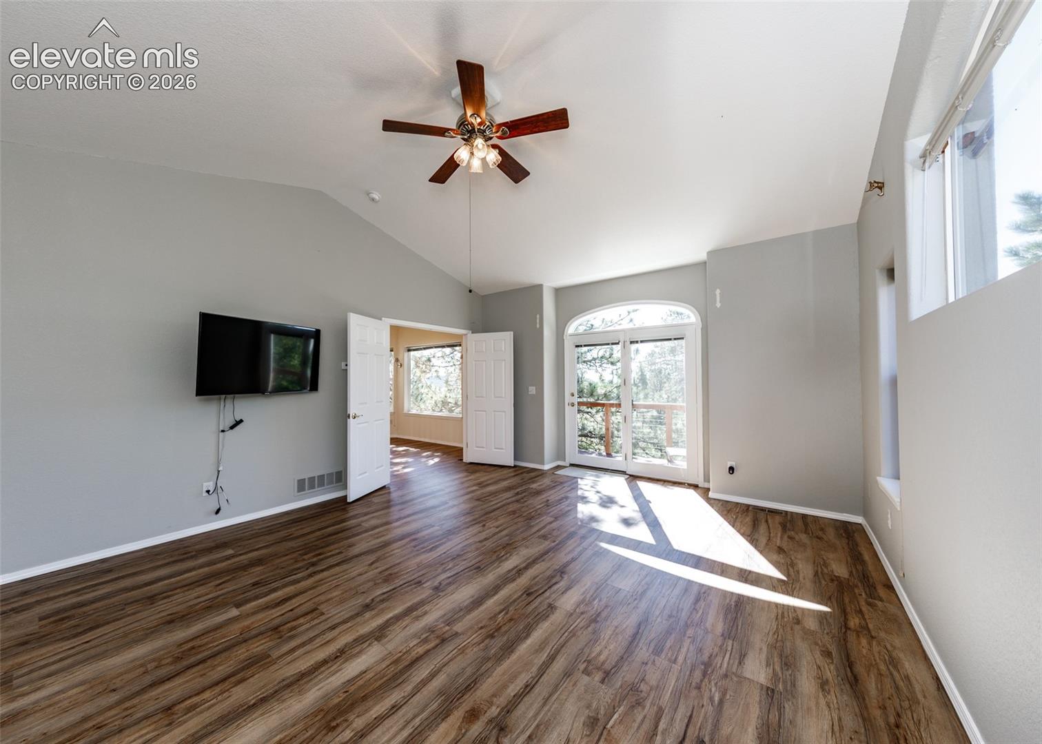 Listing photo 13 for 15631 Cala Rojo Drive